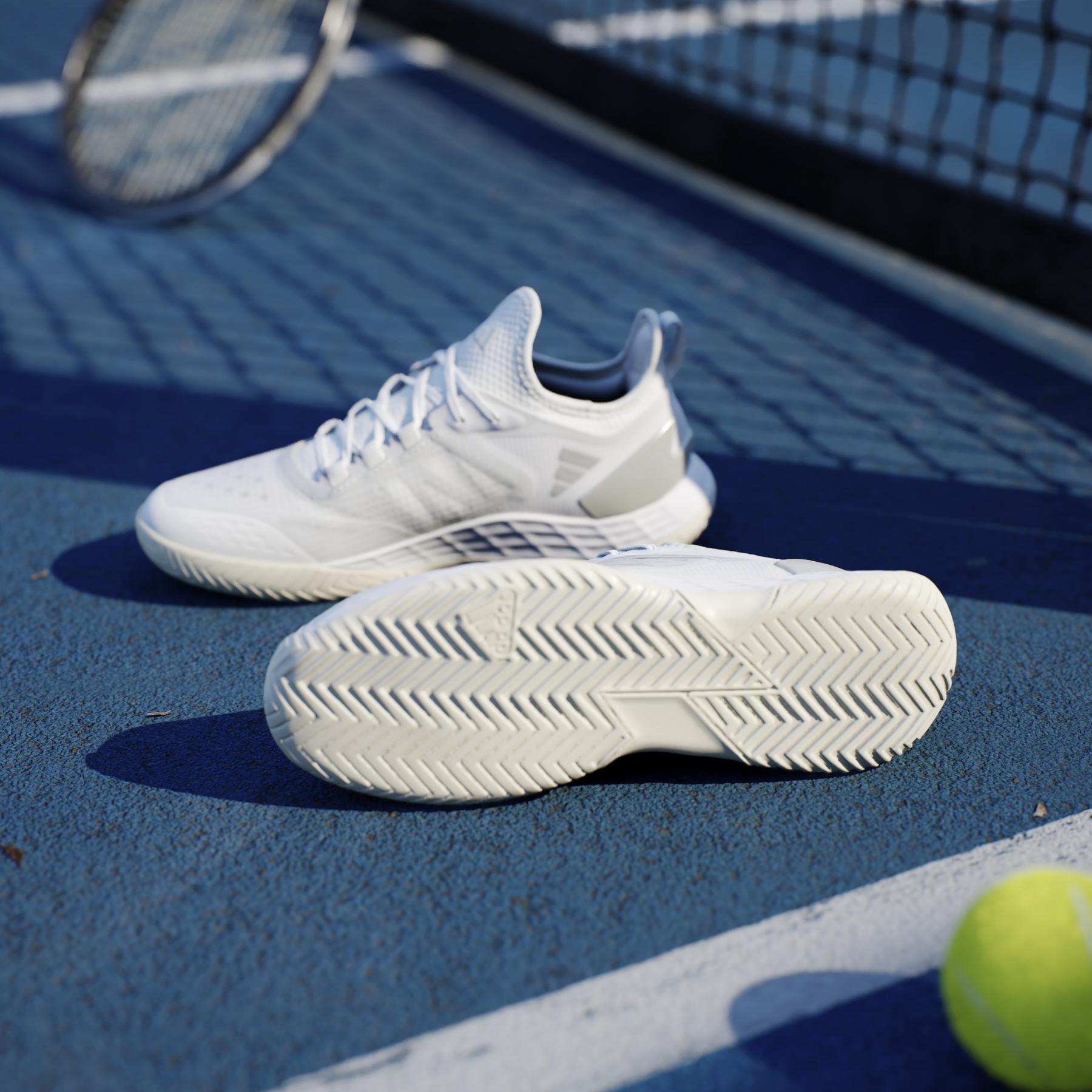 a/d/adidas_id1566_15_footwear_photography_heromrktng_view_4-nw040824x.jpg