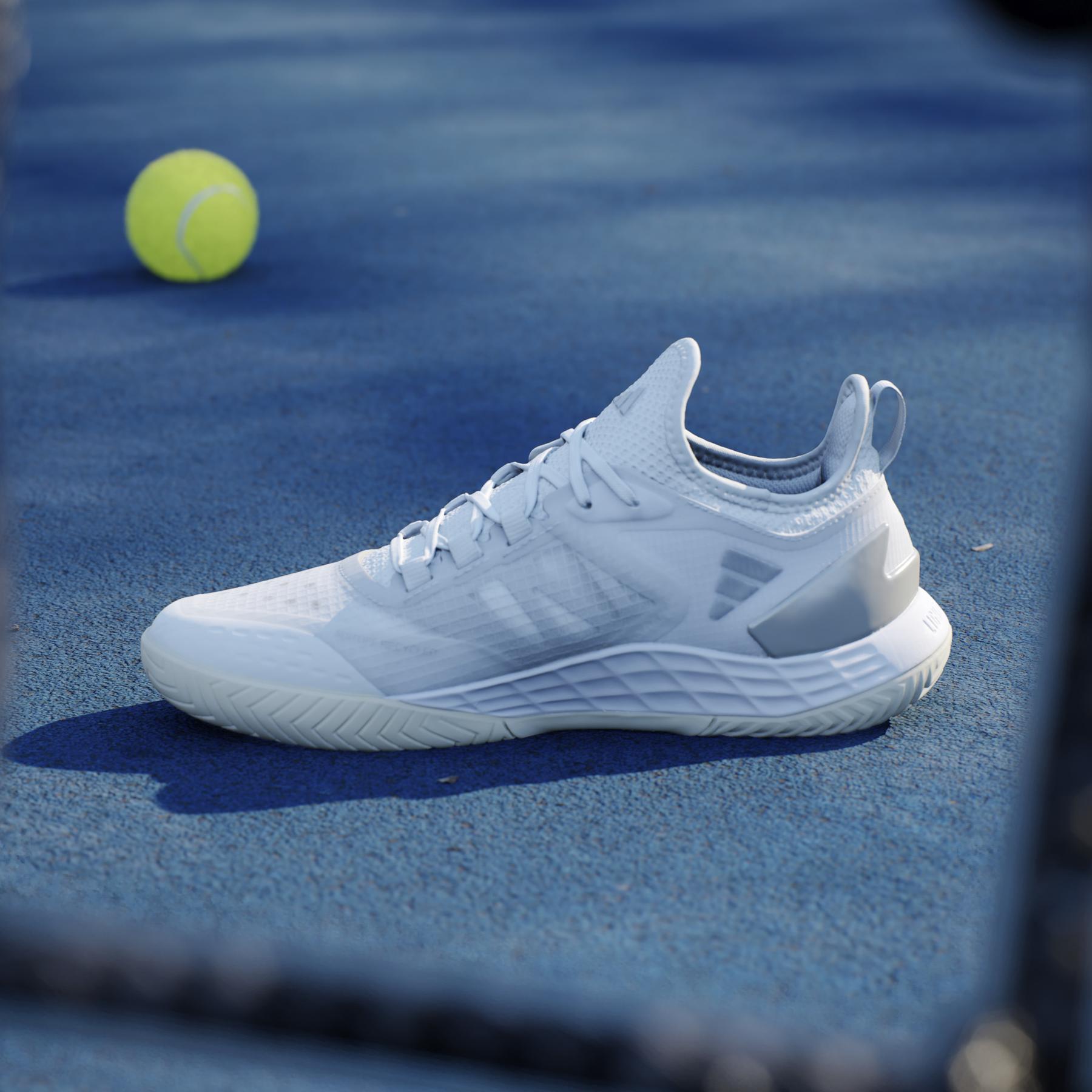 a/d/adidas_id1566_20_footwear_photography_heromrktng_view_7-nw040824x.jpg
