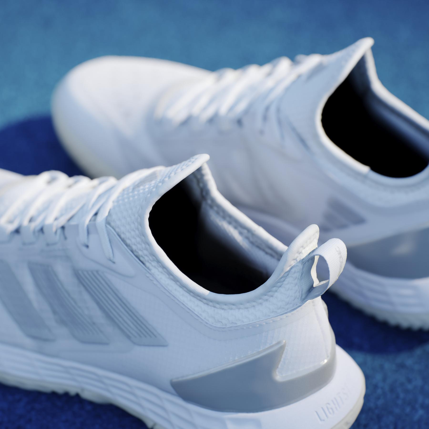 a/d/adidas_id1566_22_footwear_photography_heromrktng_view_9-nw040824x.jpg
