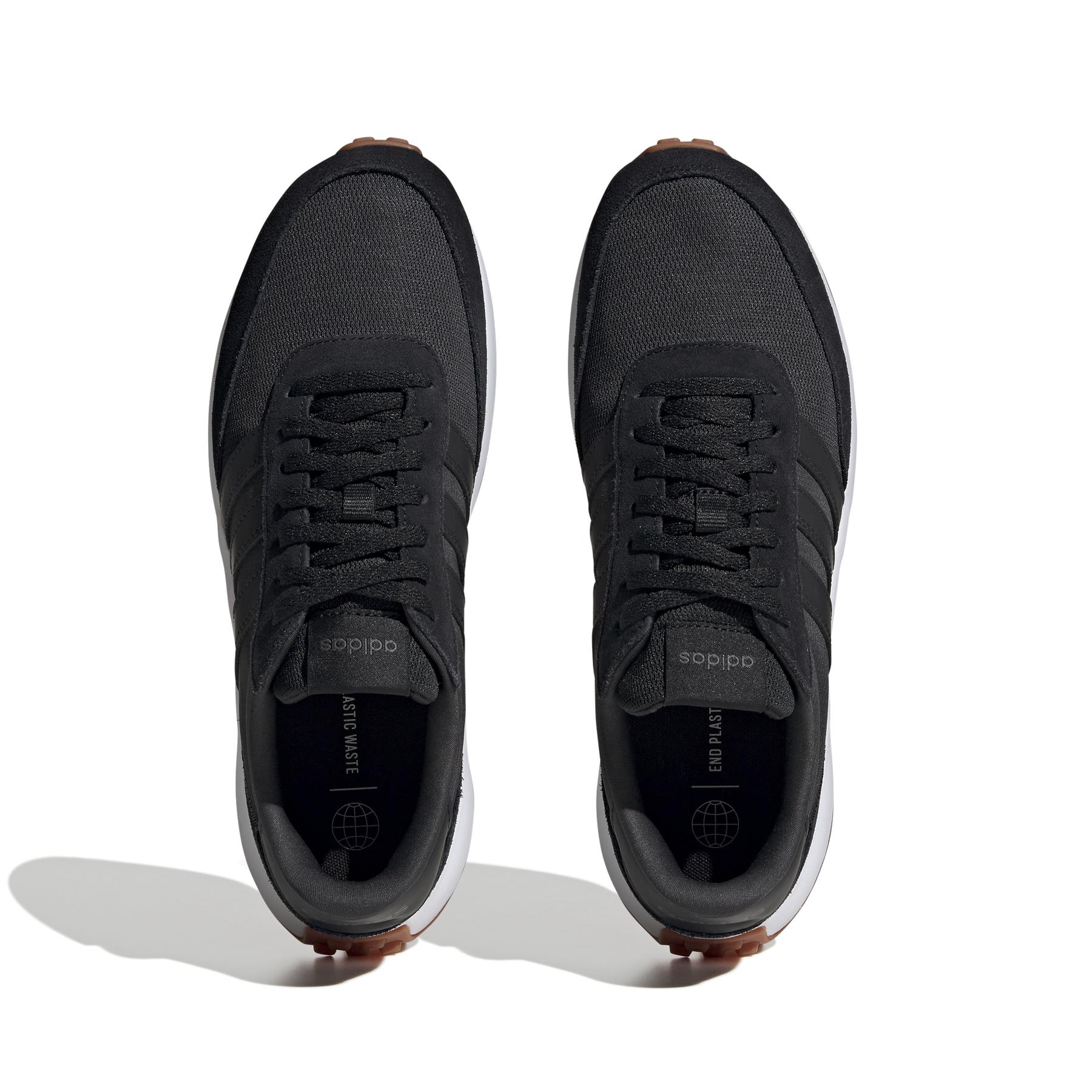a/d/adidas_id1876_3_footwear_photography_top_portrait_view_white.jpg
