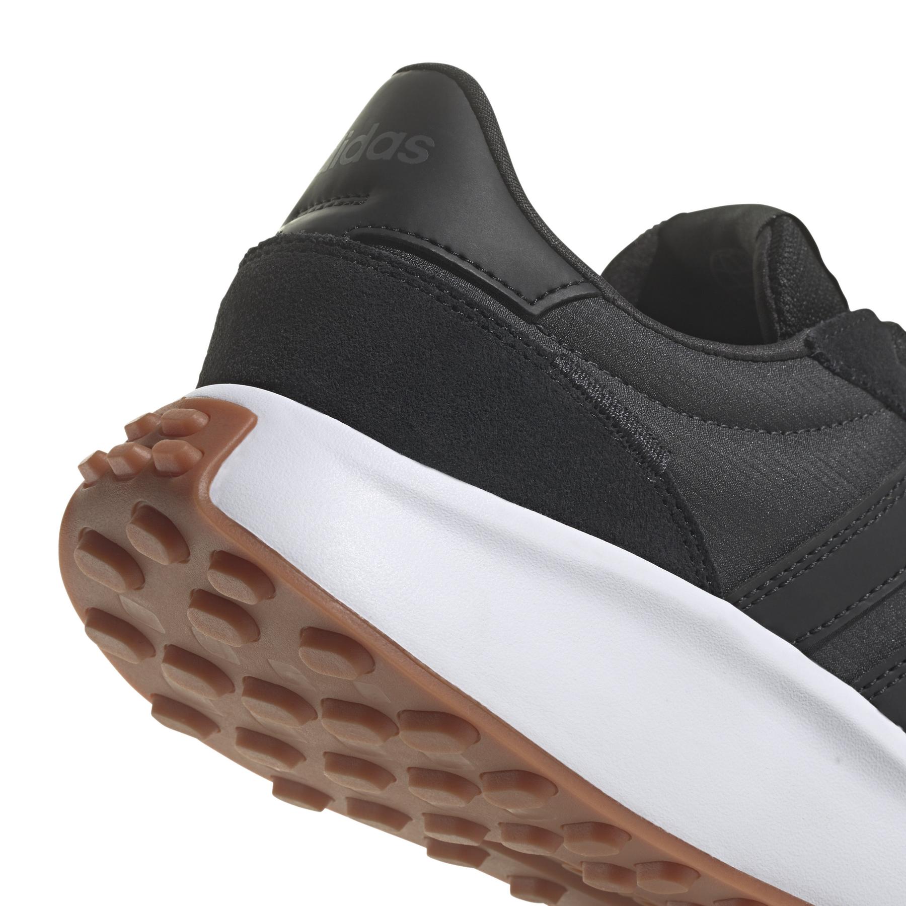 a/d/adidas_id1876_8_footwear_photography_detail_view_1_white.jpg