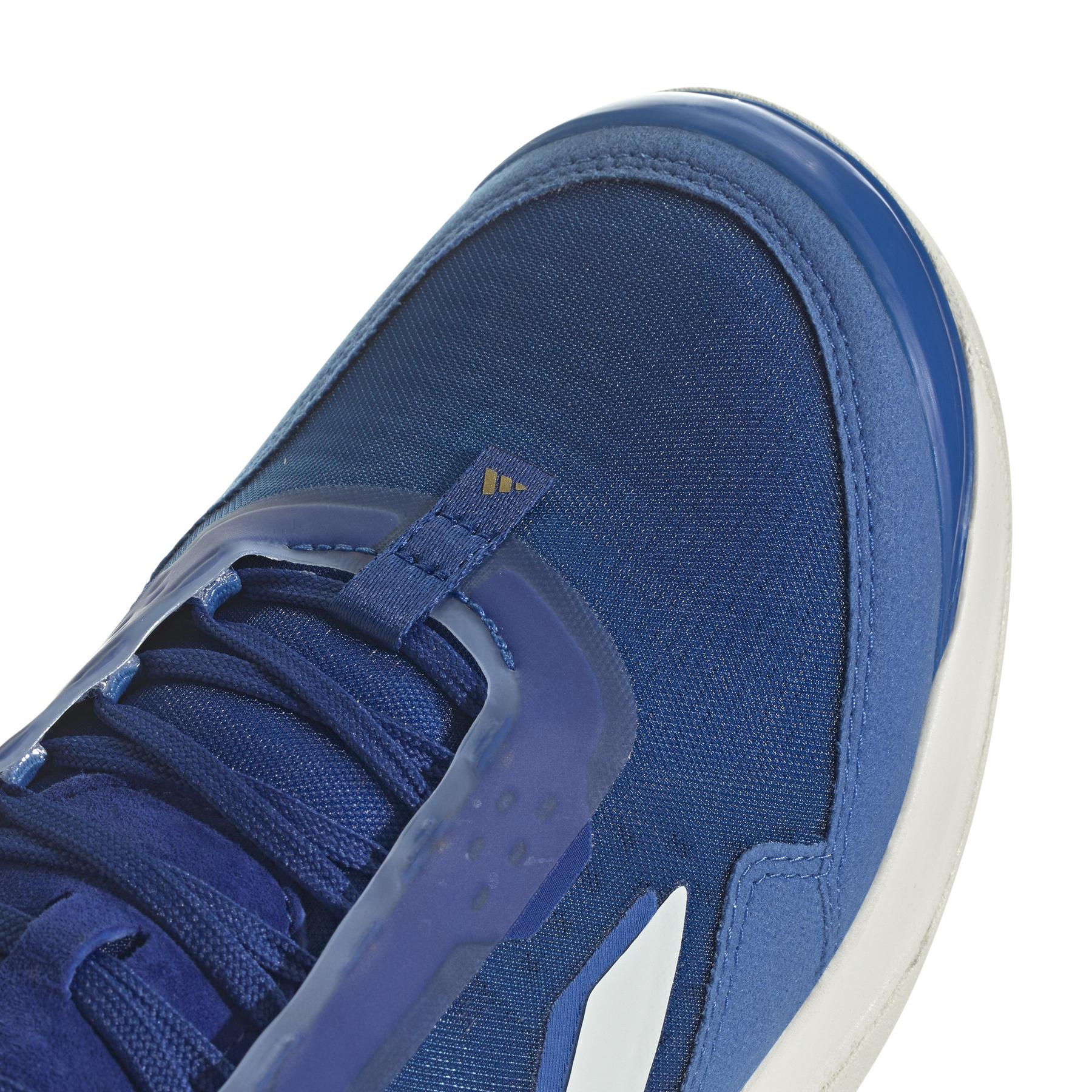 a/d/adidas_id2080_8_footwear_photography_detail_view_1_white-nw040824x.jpg