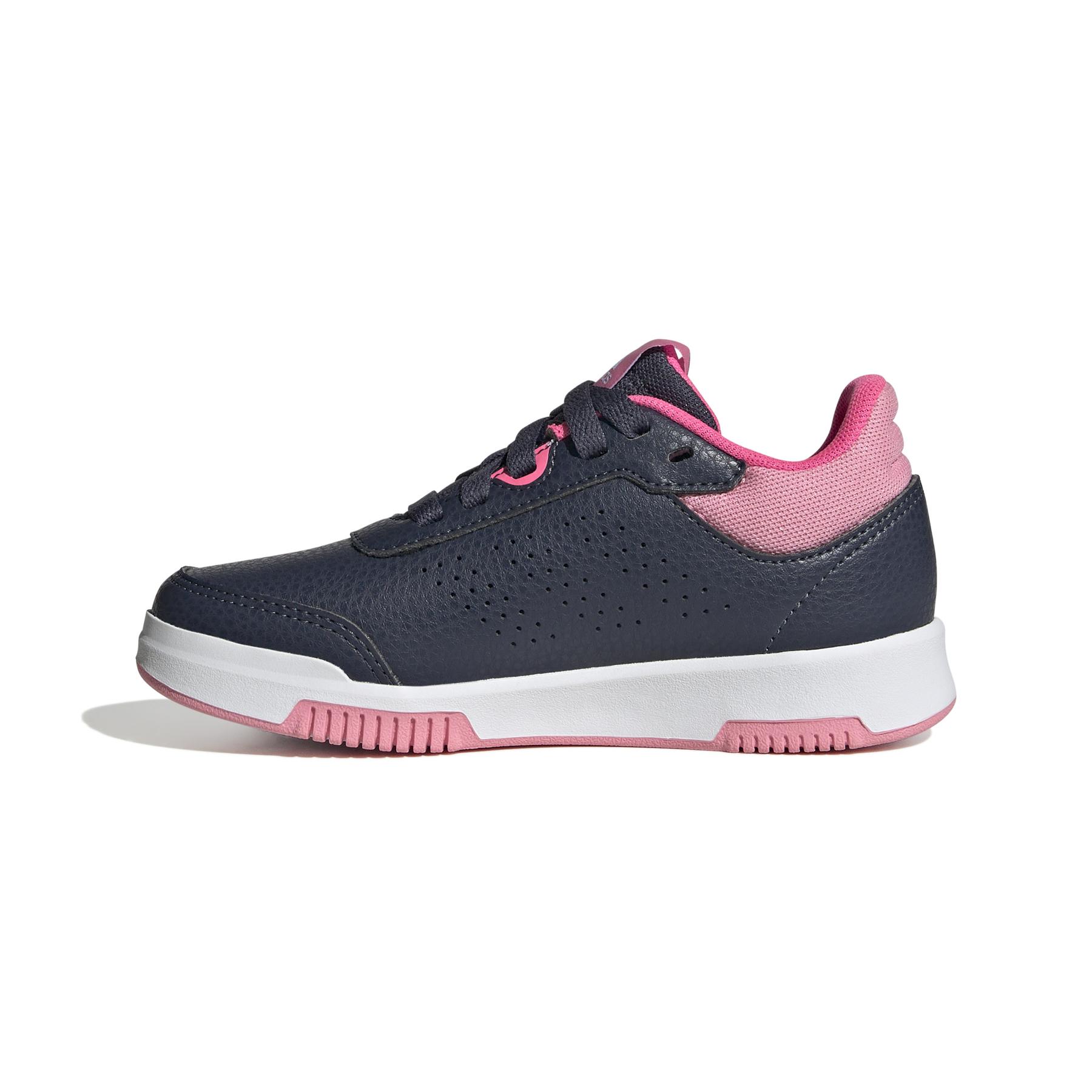 product/a/d/adidas_id2303_5_footwear_photography_side_medial_center_view_white-nw091625.jpg