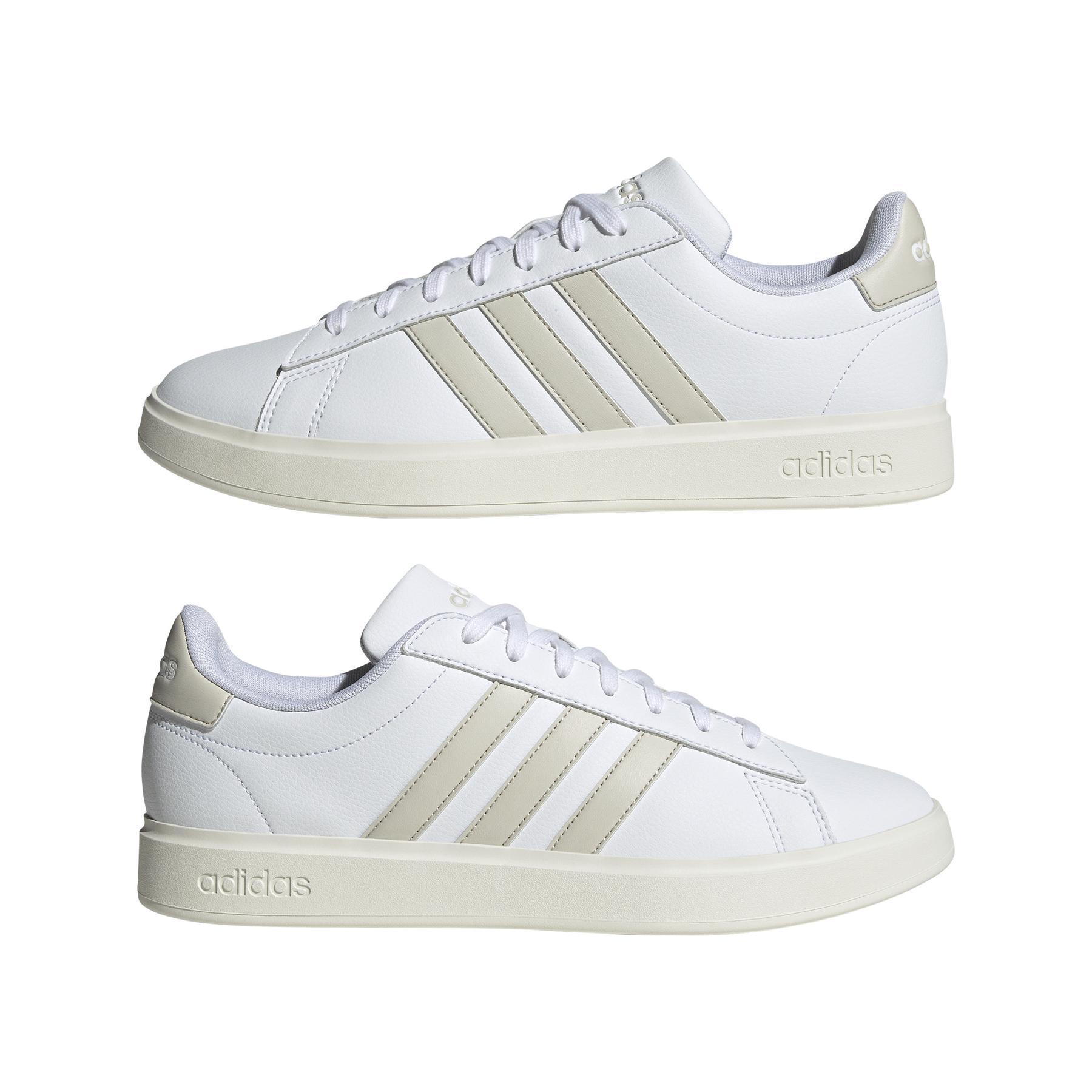 a/d/adidas_id2949_10_footwear_photography_mirrored_pair_view_white.jpg