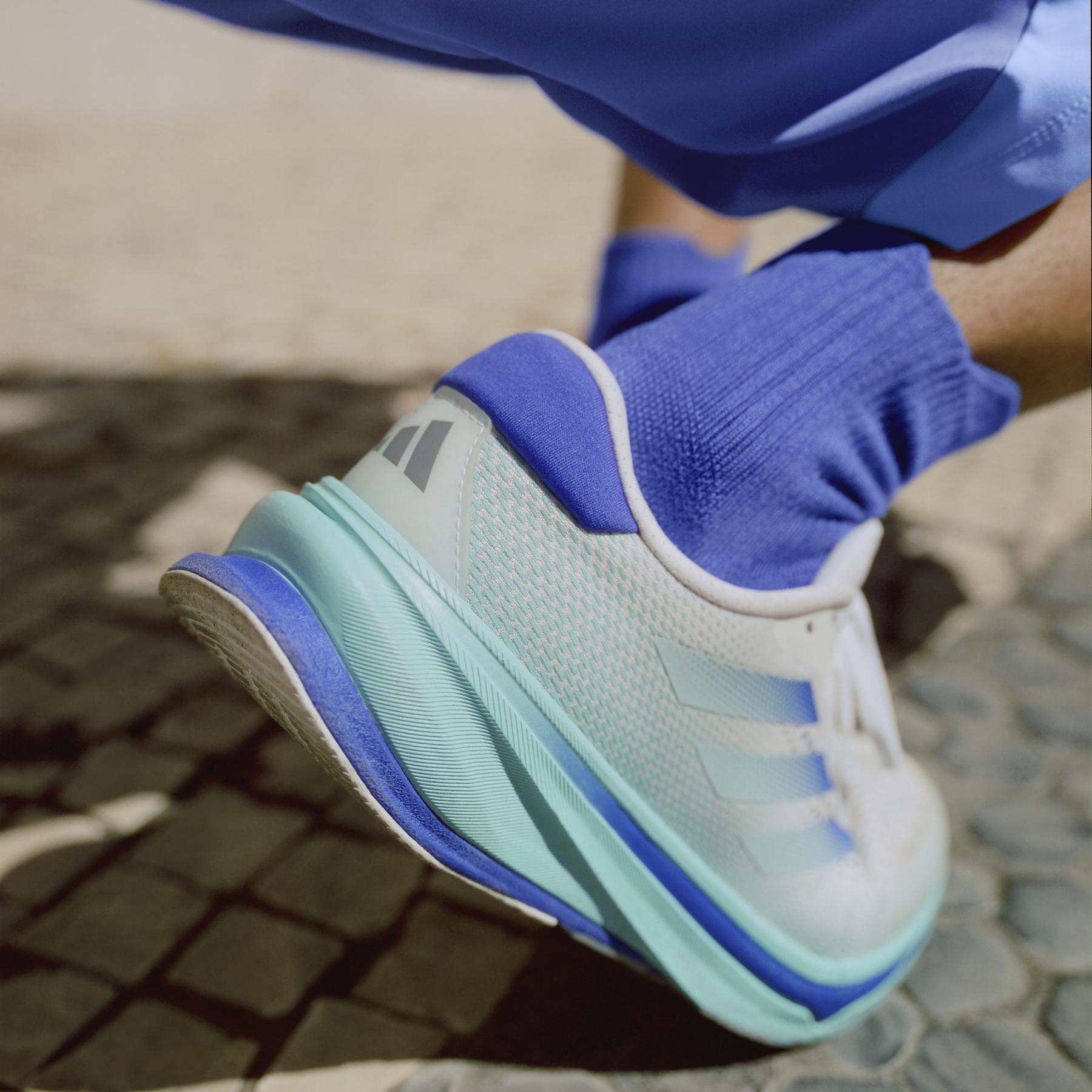 a/d/adidas_id3599_27_footwear_photography_heromrktng_view_3.jpg