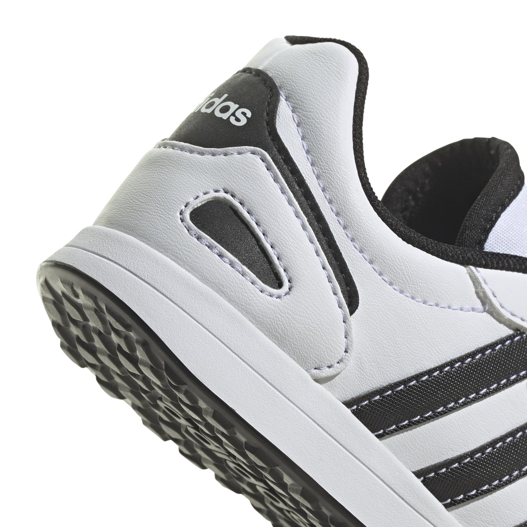 product/a/d/adidas_id4856_9_footwear_photography_detail_view_2_white-nw052424.jpg