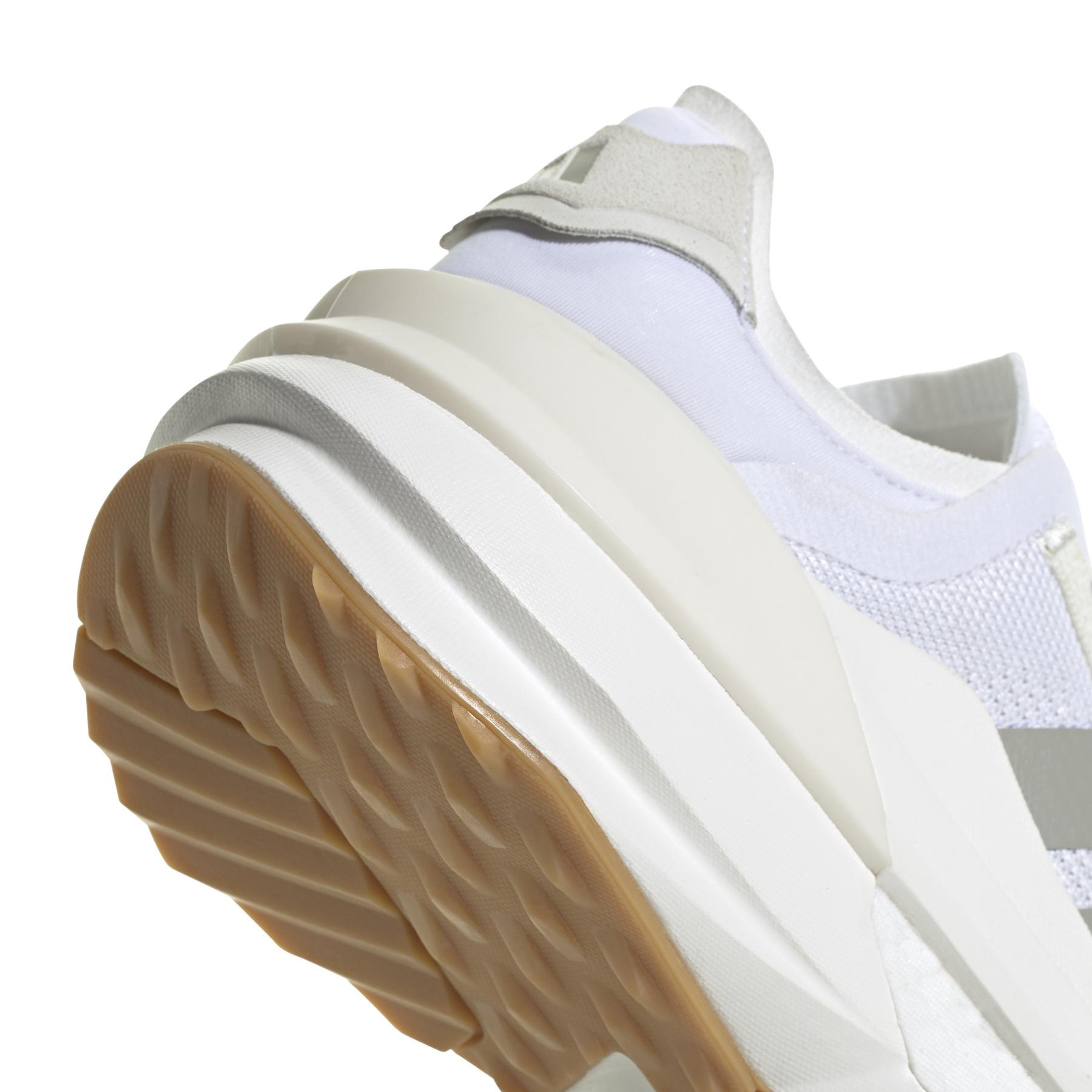 a/d/adidas_id5239_9_footwear_photography_detail_view_2_white-030824x.jpg