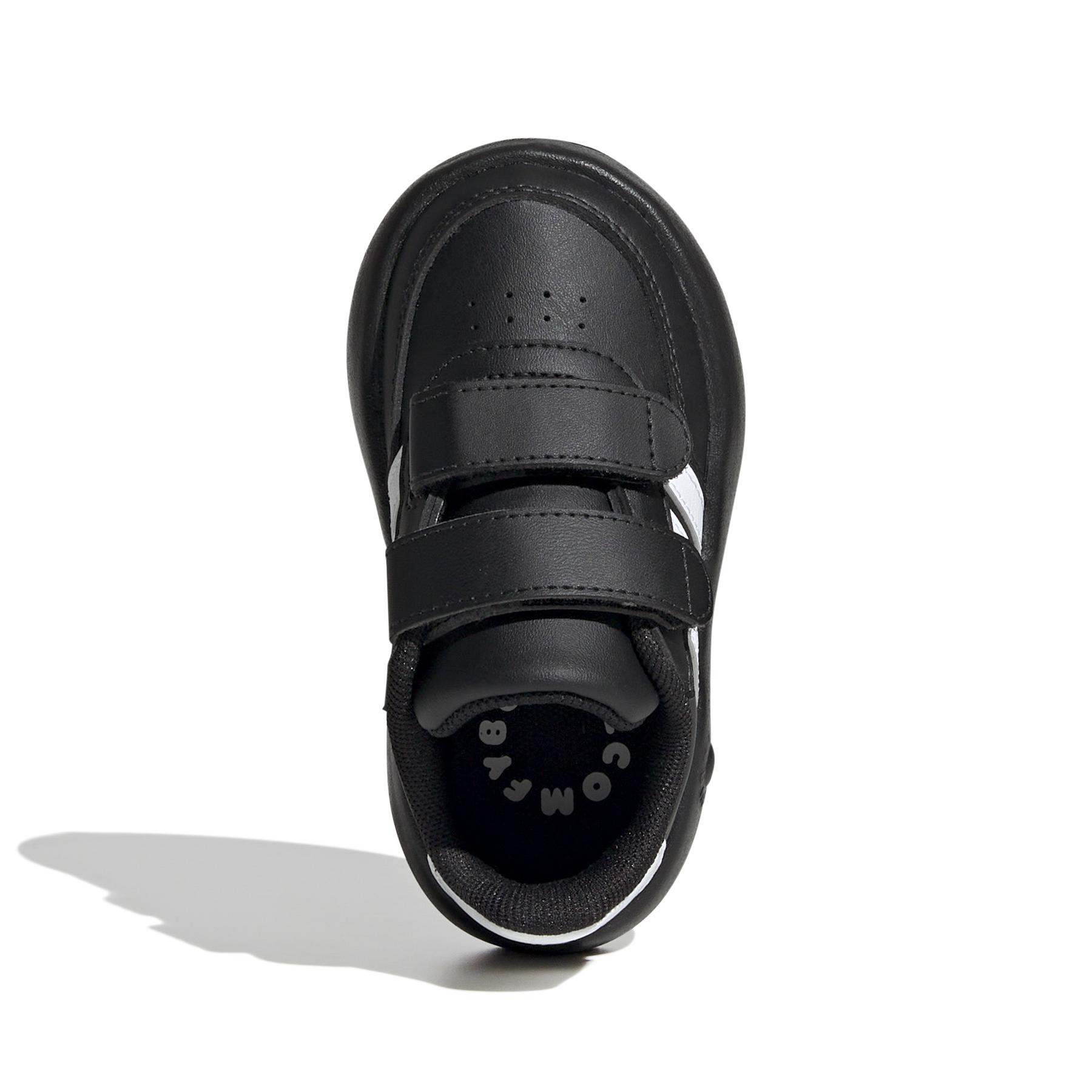 product/a/d/adidas_id5277_3_footwear_photography_top_portrait_view_white-nw052424.jpg