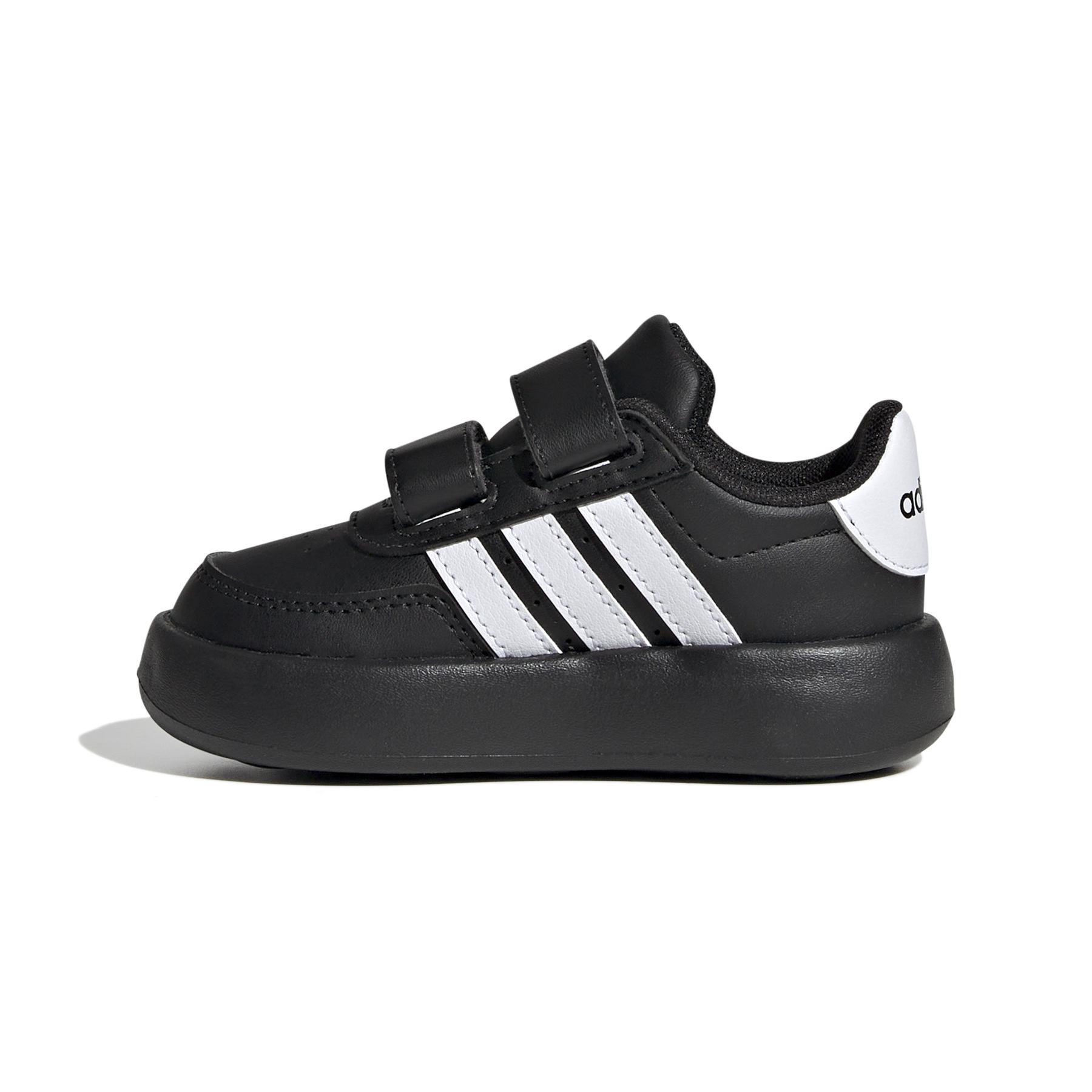 product/a/d/adidas_id5277_5_footwear_photography_side_medial_center_view_white-nw052424.jpg