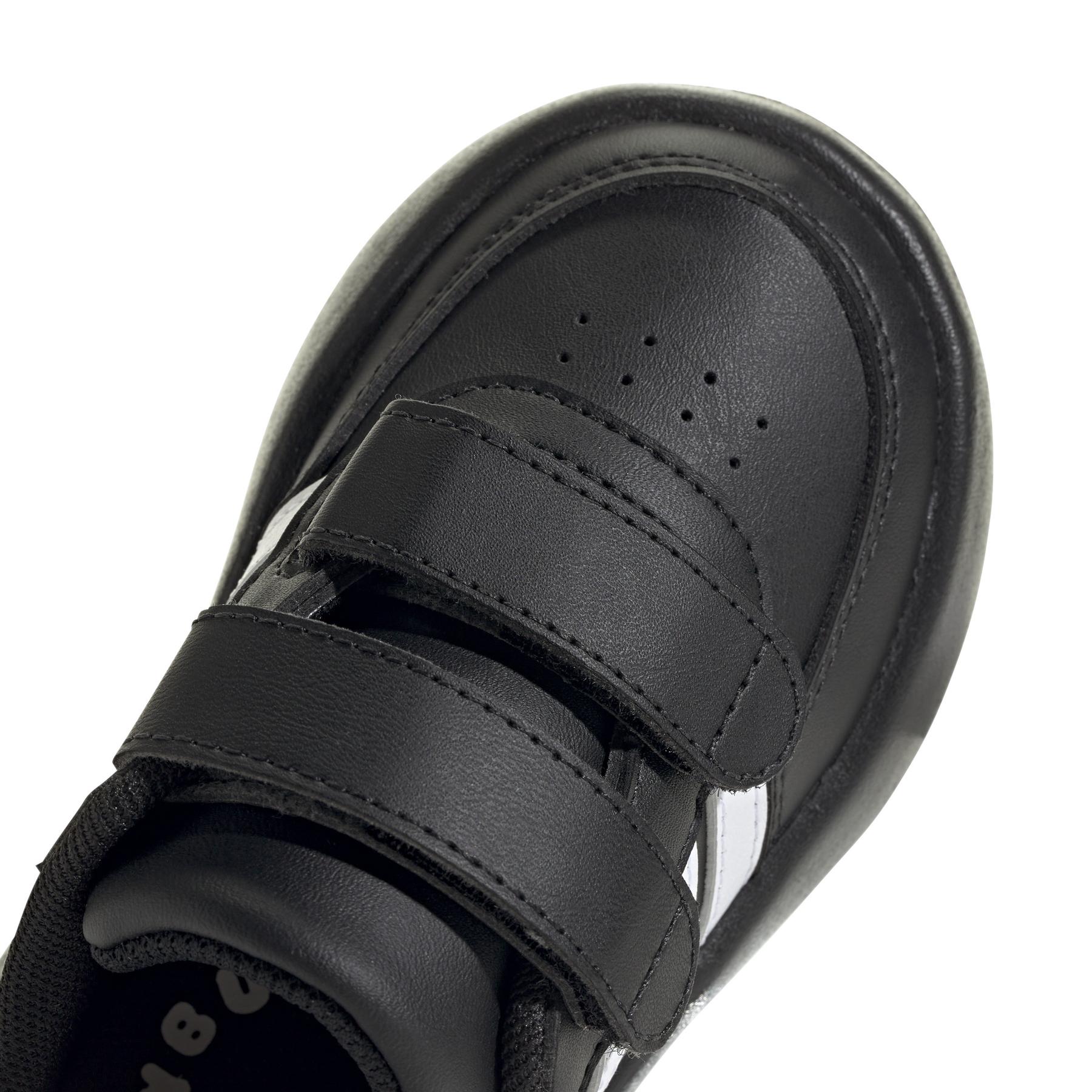 product/a/d/adidas_id5277_8_footwear_photography_detail_view_1_white-nw052424.jpg