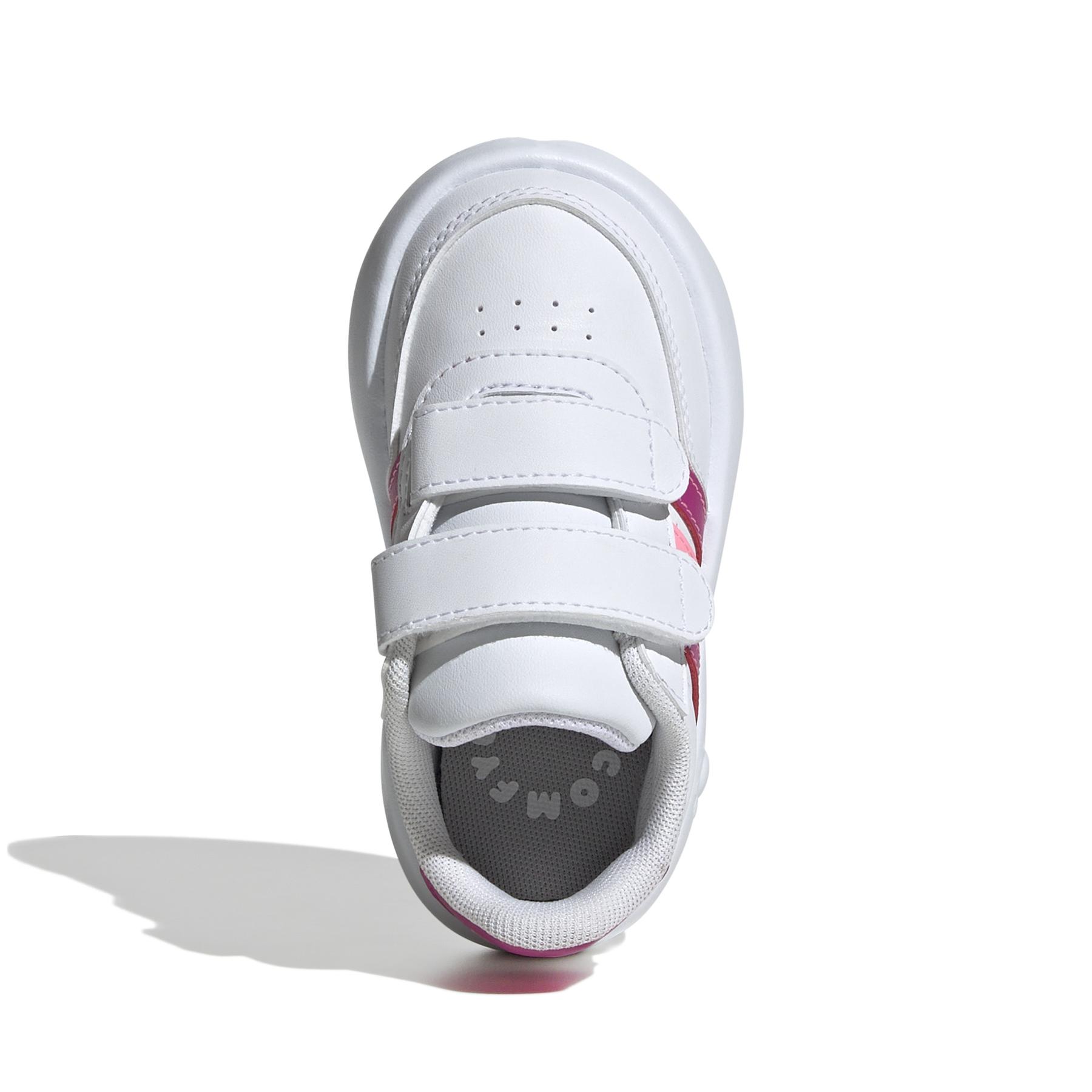 product/a/d/adidas_id5279_3_footwear_photography_top_portrait_view_white-nw052424.jpg