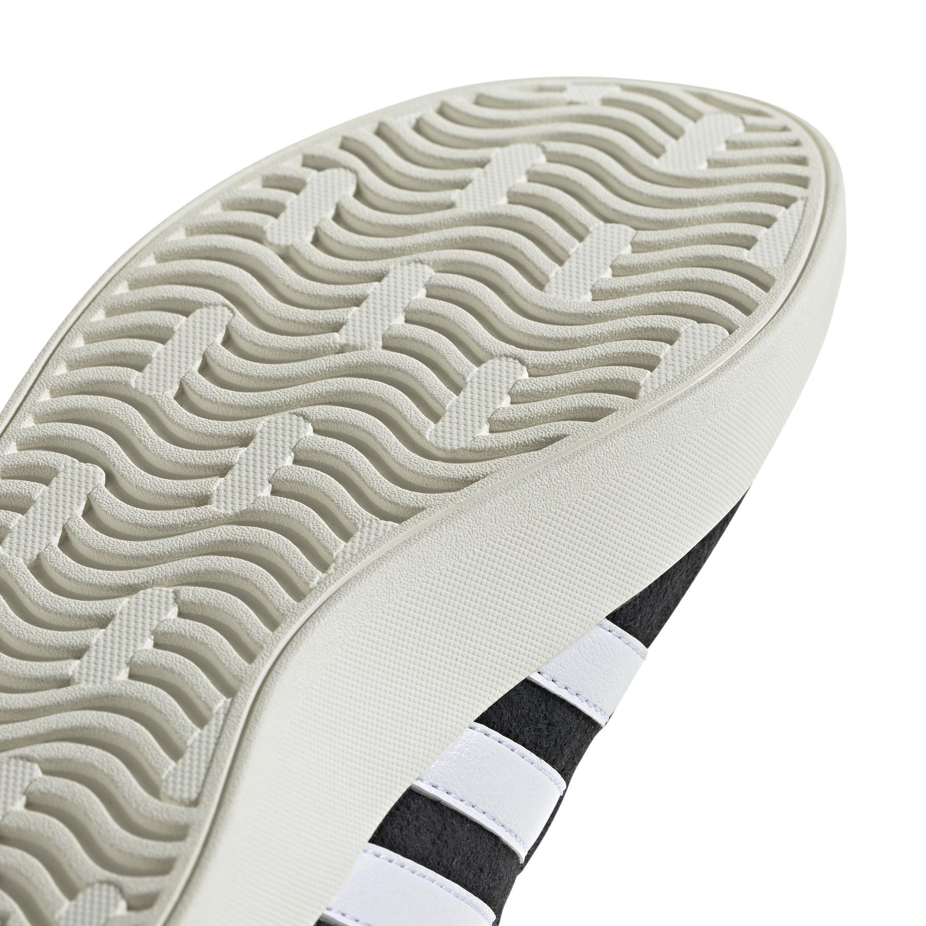 a/d/adidas_id6279_9_footwear_photography_detail_view_2_white.jpg