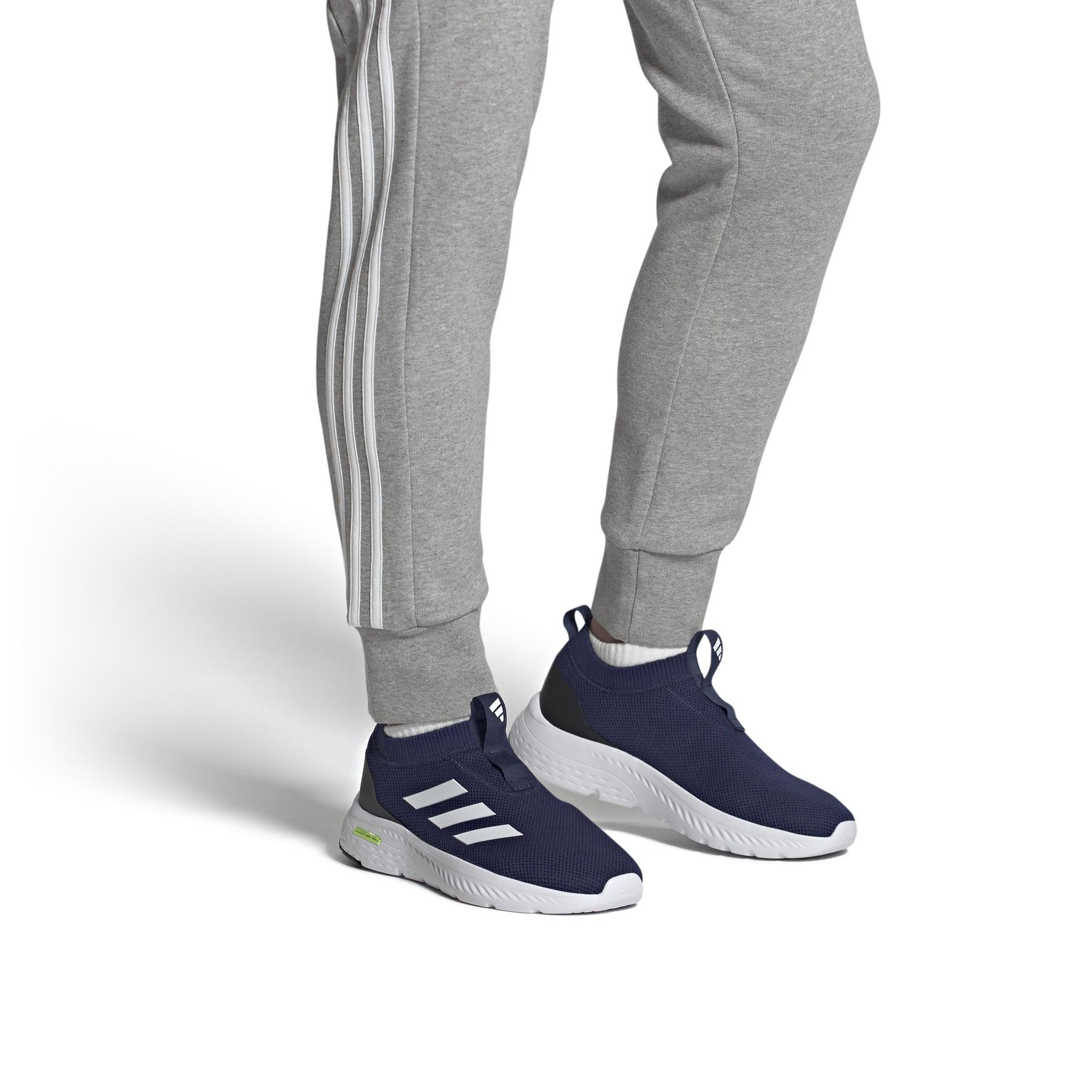 product/a/d/adidas_id6521_11_footwear_on_model_front_view_white.jpg