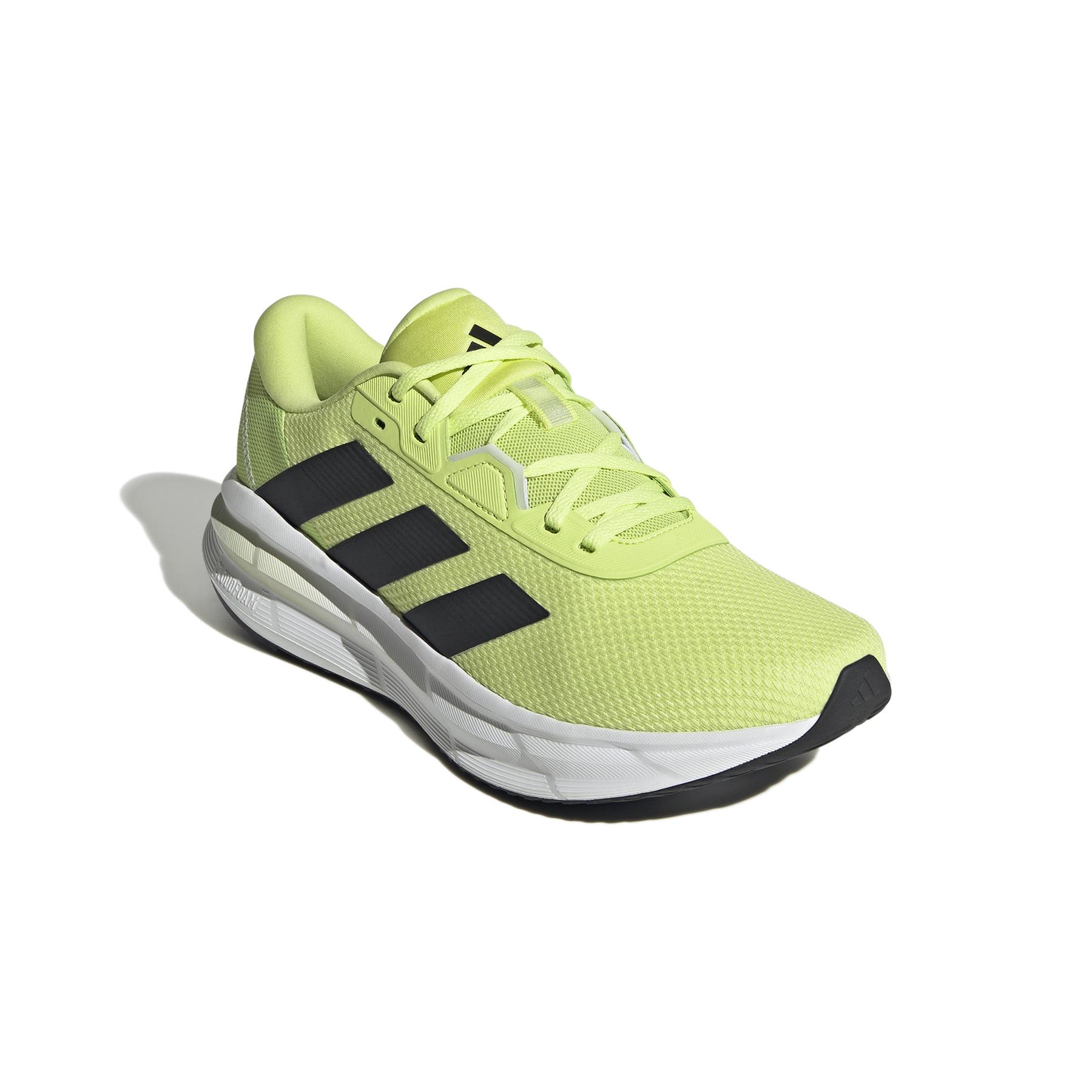 a/d/adidas_id8750_6_footwear_photography_front_lateral_top_view_white.jpg
