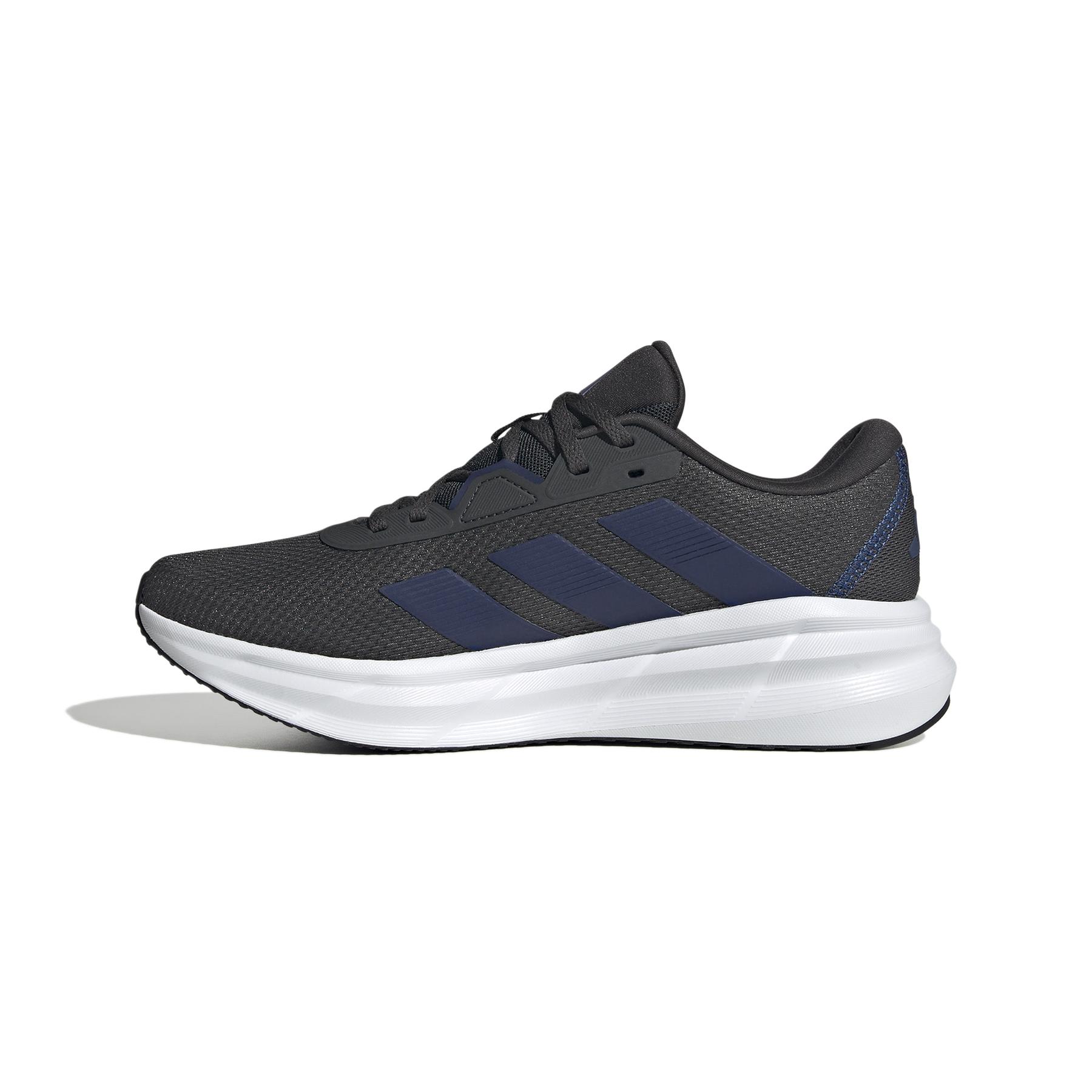 a/d/adidas_id8751_5_footwear_photography_side_medial_center_view_white.jpg