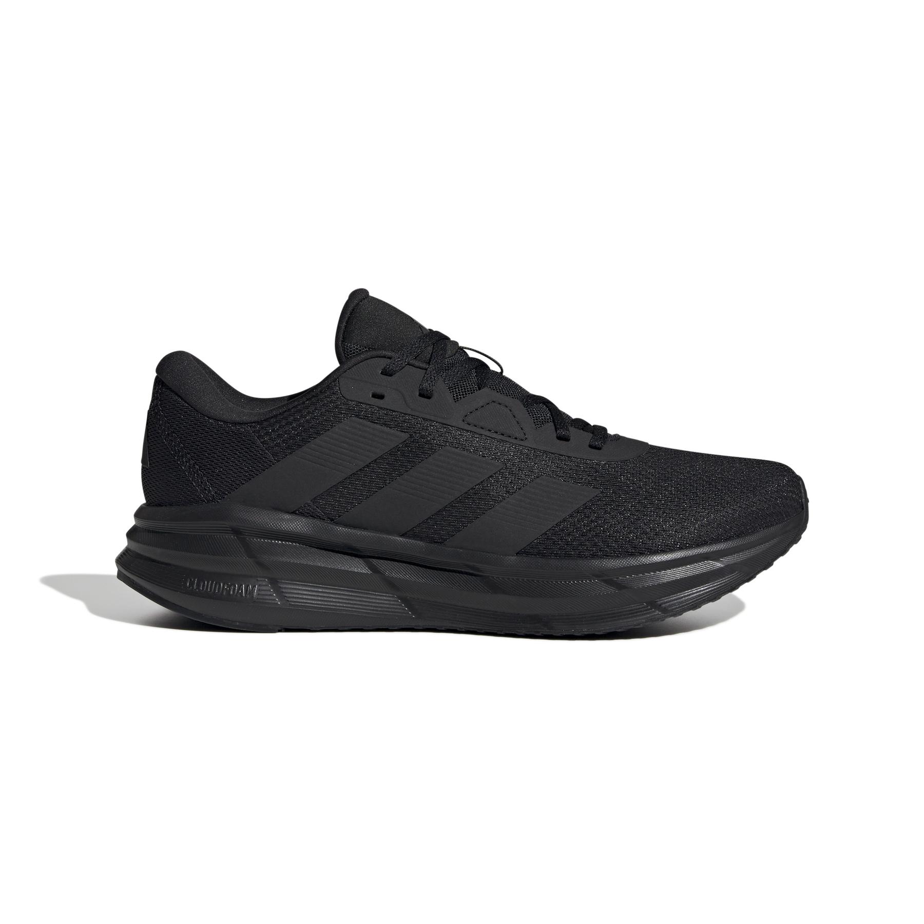 a/d/adidas_id8757_1_footwear_photography_side_lateral_center_view_white.jpg