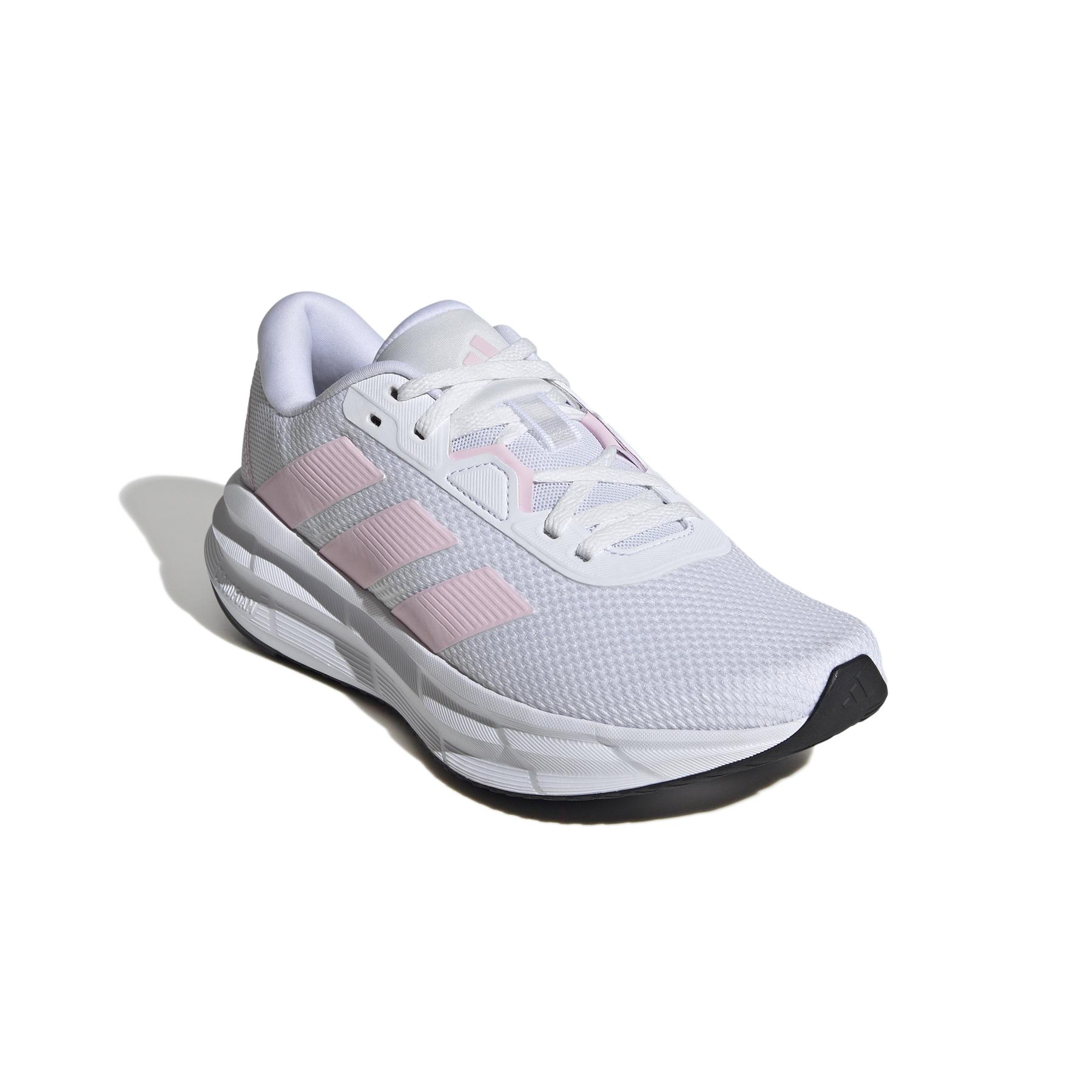 a/d/adidas_id8762_6_footwear_photography_front_lateral_top_view_white.jpg