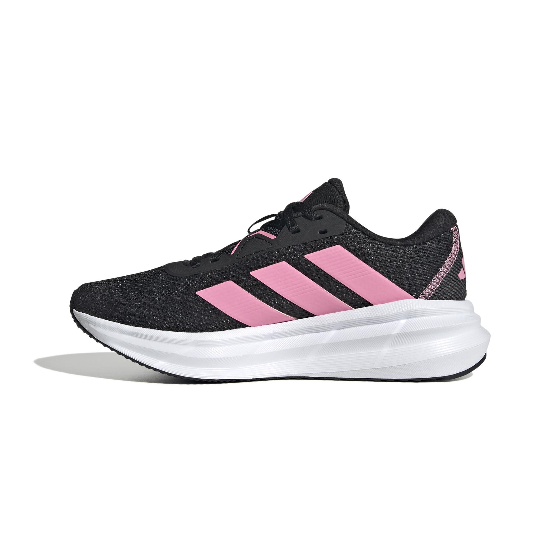 a/d/adidas_id8763_5_footwear_photography_side_medial_center_view_white.jpg