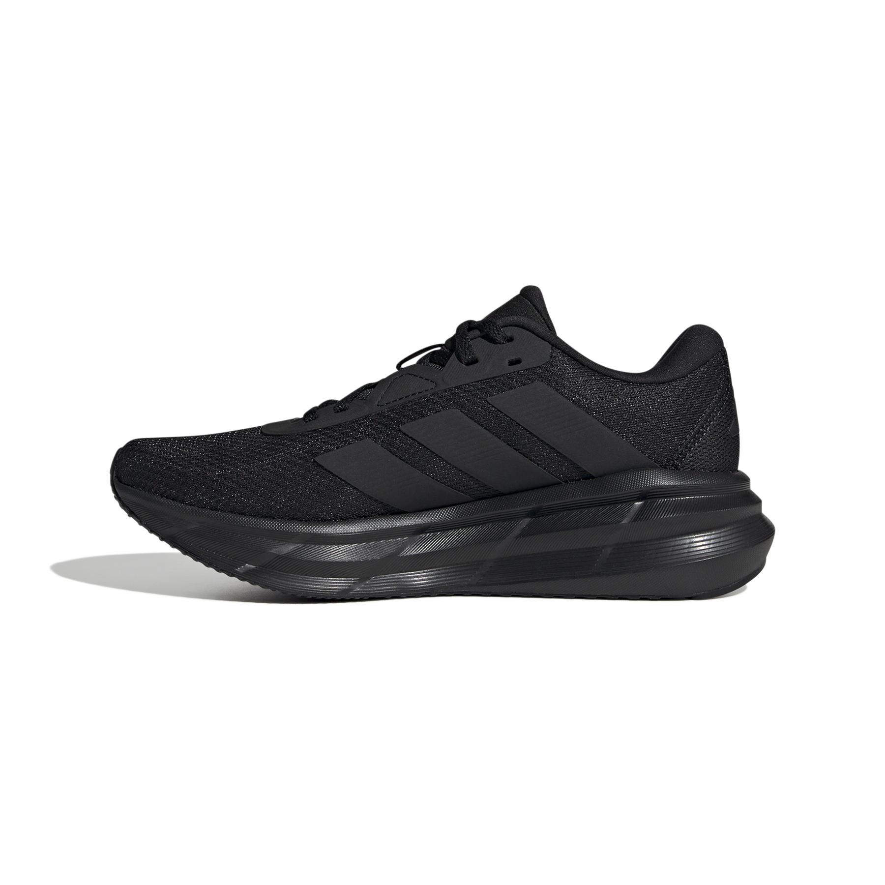 a/d/adidas_id8764_5_footwear_photography_side_medial_center_view_white.jpg