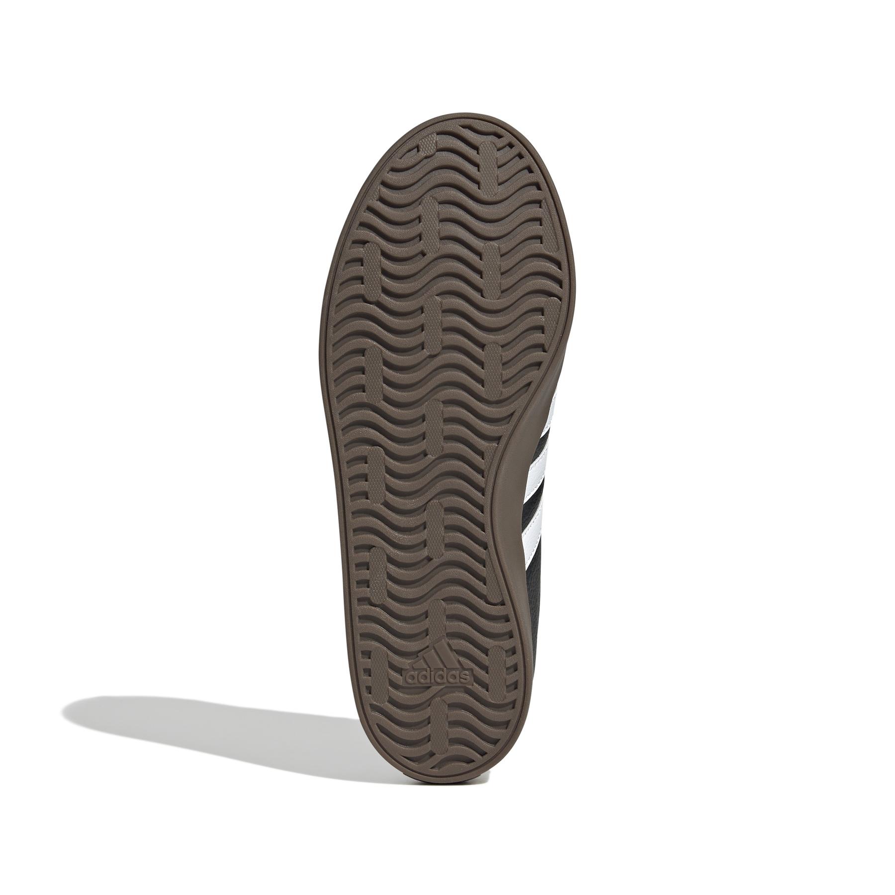 a/d/adidas_id8796_4_footwear_photography_bottom_view_white-nw040724.jpg