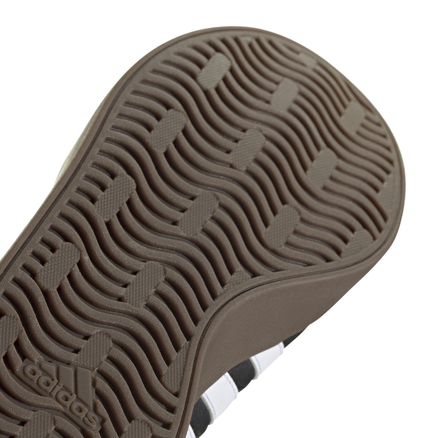 a/d/adidas_id8796_9_footwear_photography_detail_view_2_white-nw040724.jpg