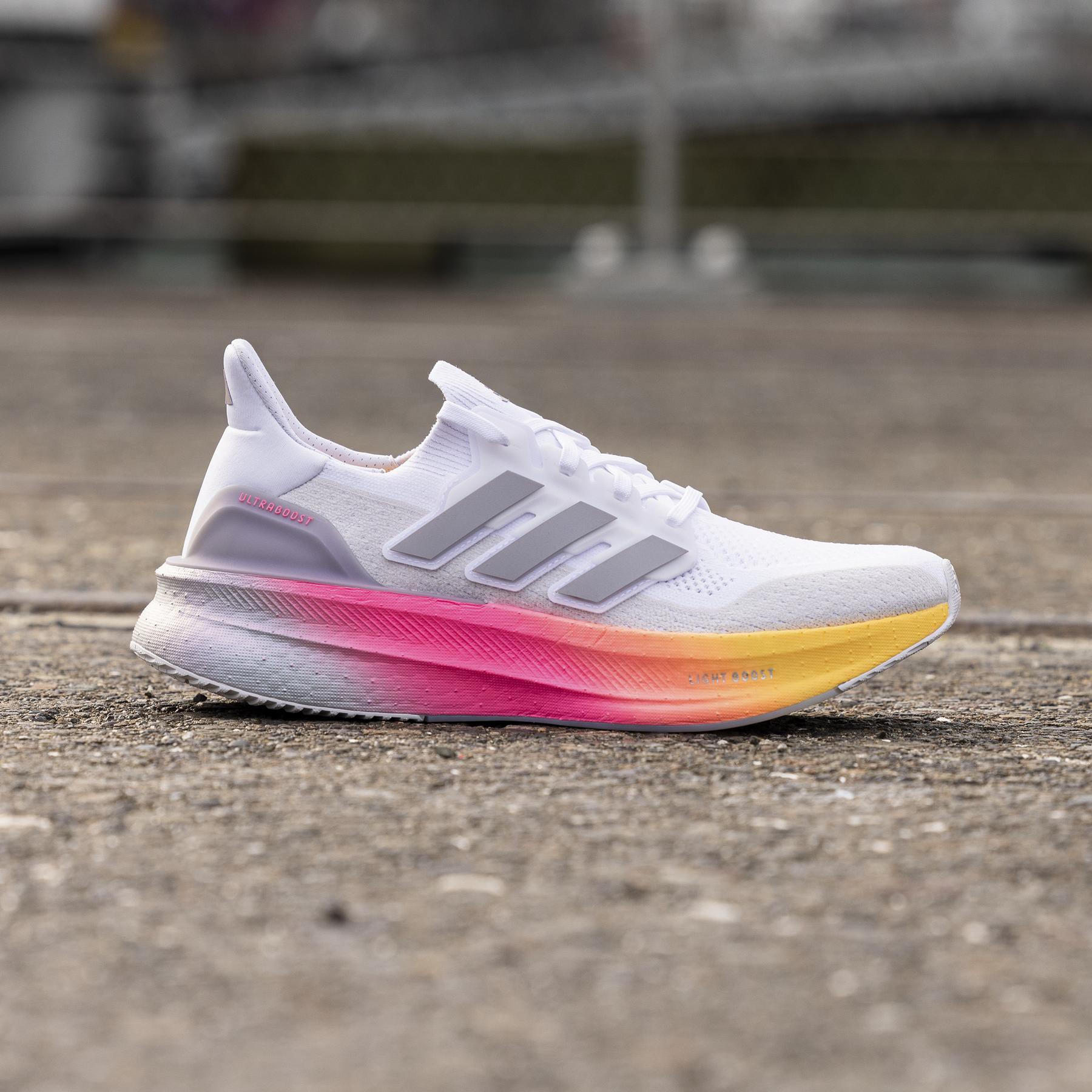 a/d/adidas_id8810_16_footwear_photography_heromrktng_view_1.jpg
