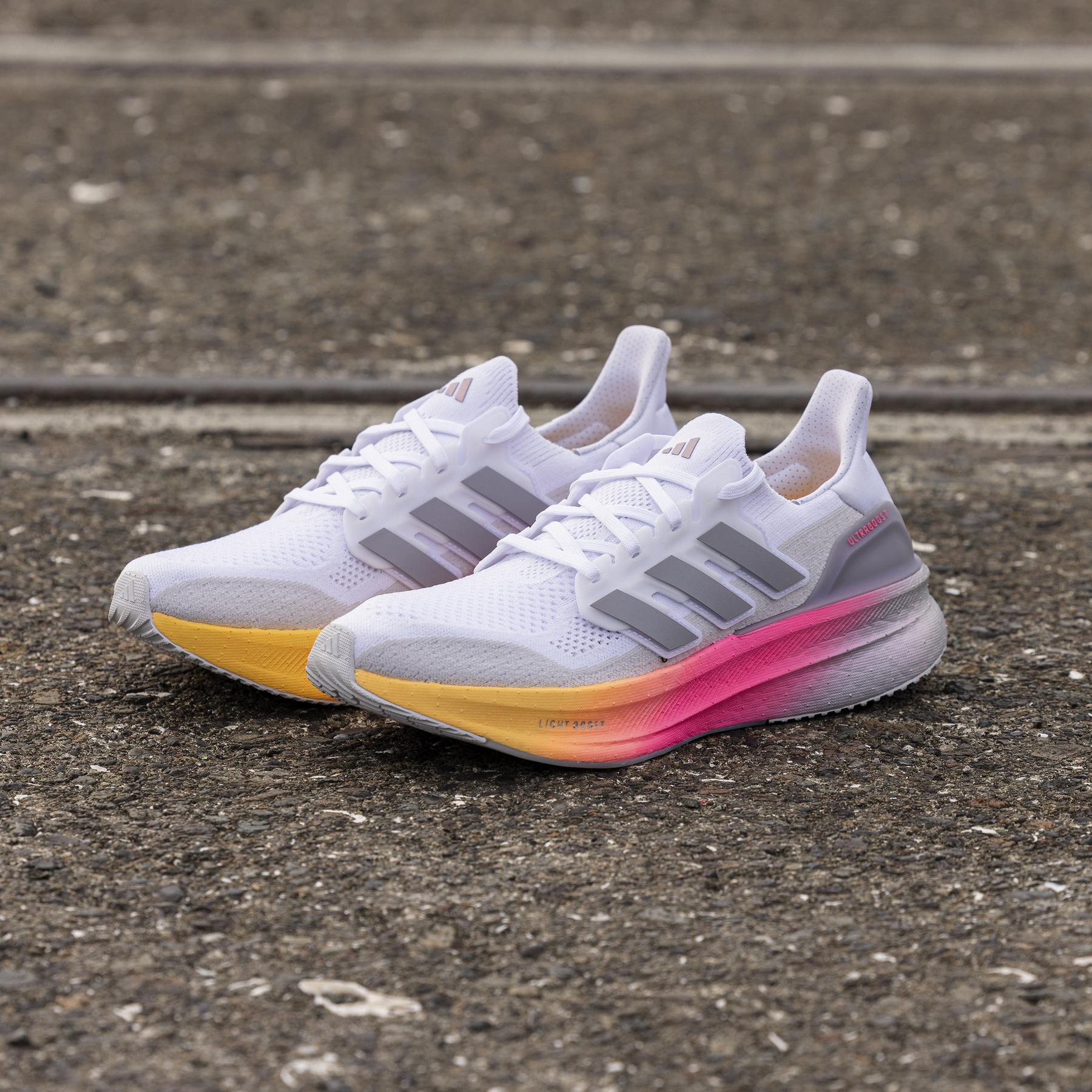 a/d/adidas_id8810_17_footwear_photography_heromrktng_view_3.jpg
