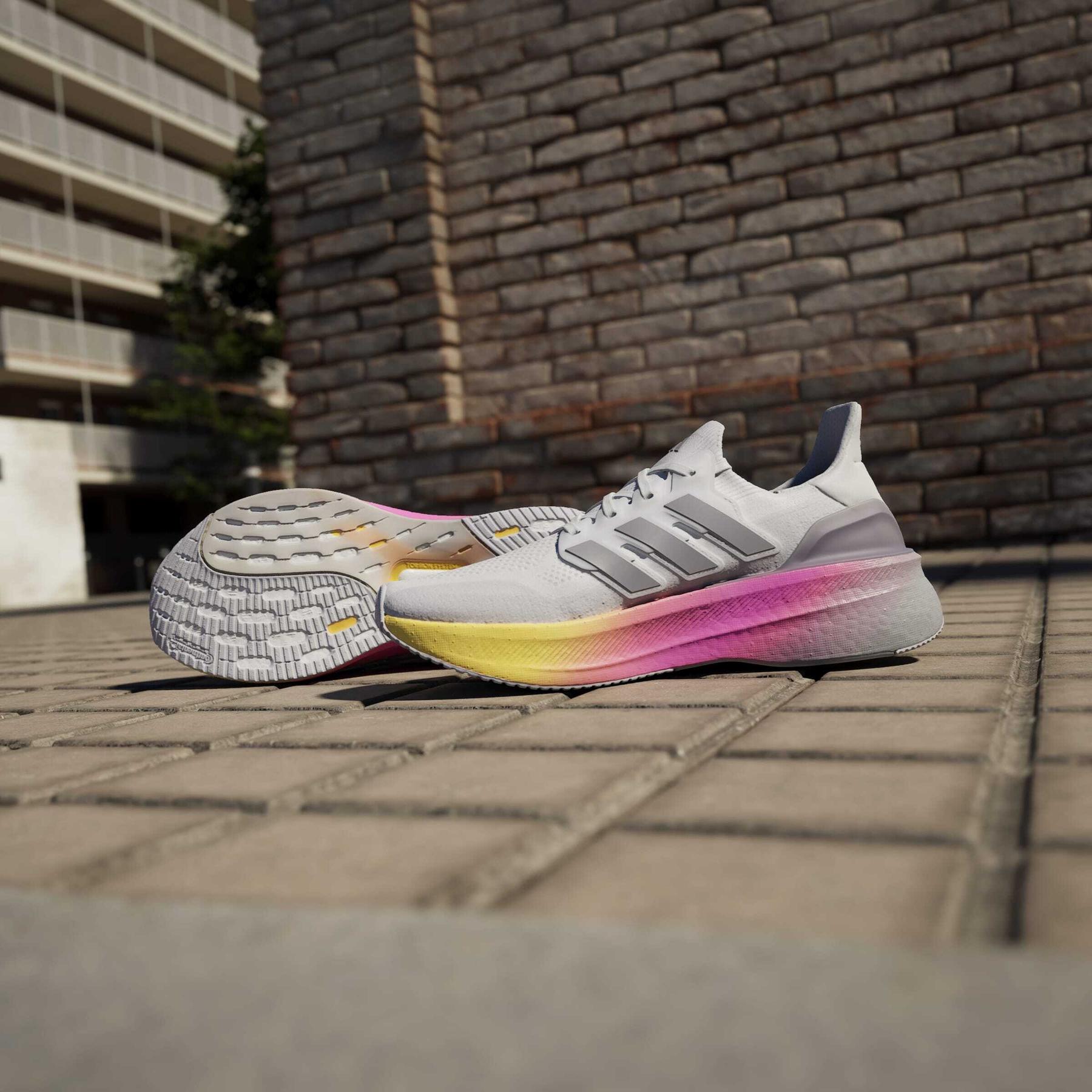 product/a/d/adidas_id8810_19_footwear_photography_heromrktng_view_4-nw091625.jpg
