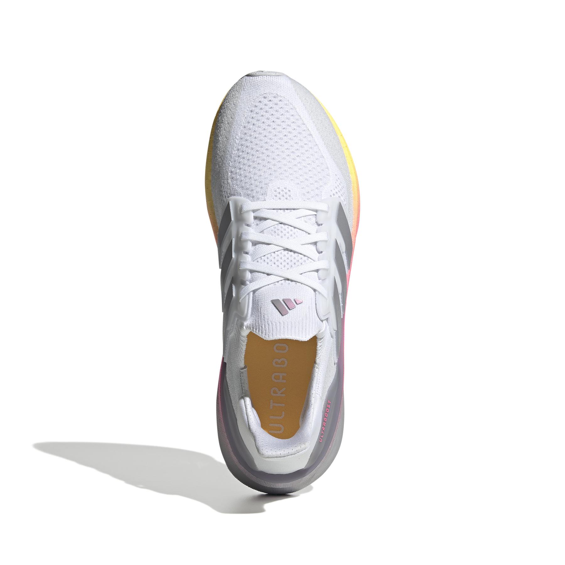 a/d/adidas_id8810_3_footwear_photography_top_portrait_view_white.jpg