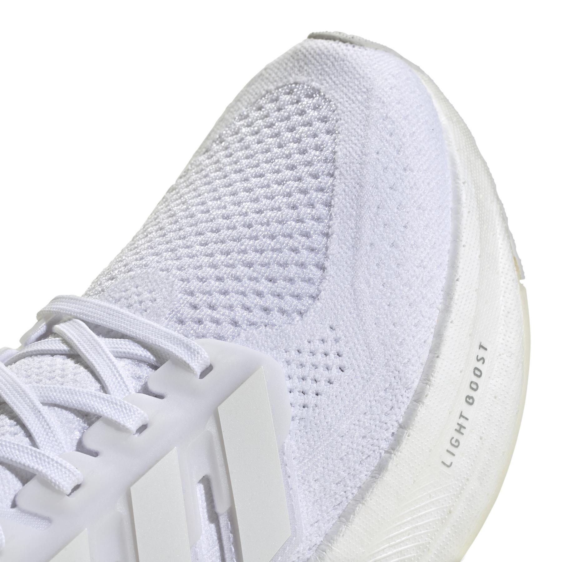 a/d/adidas_id8813_9_footwear_photography_detail_view_2_white.jpg