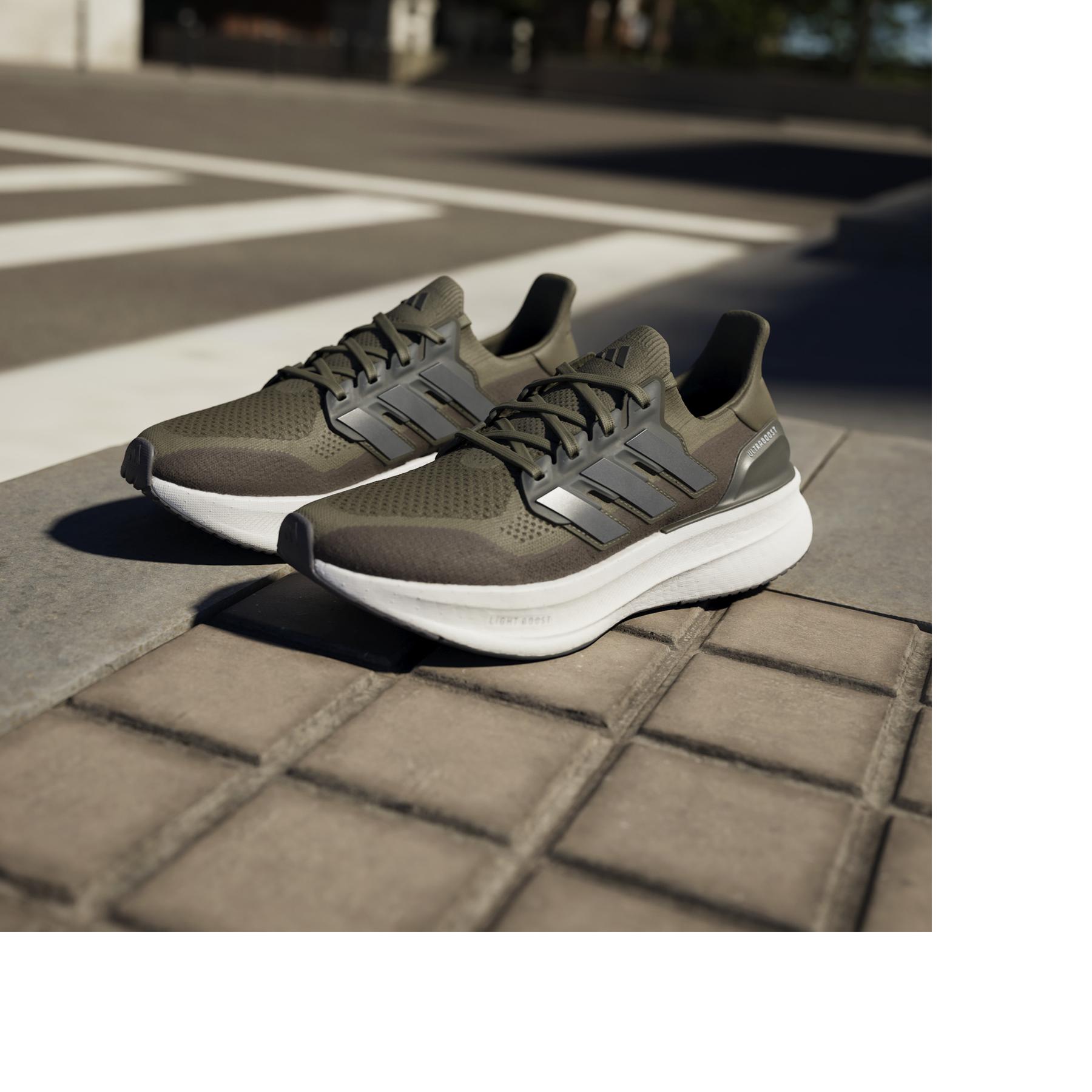 a/d/adidas_id8815_18_footwear_photography_heromrktng_view_5.jpg