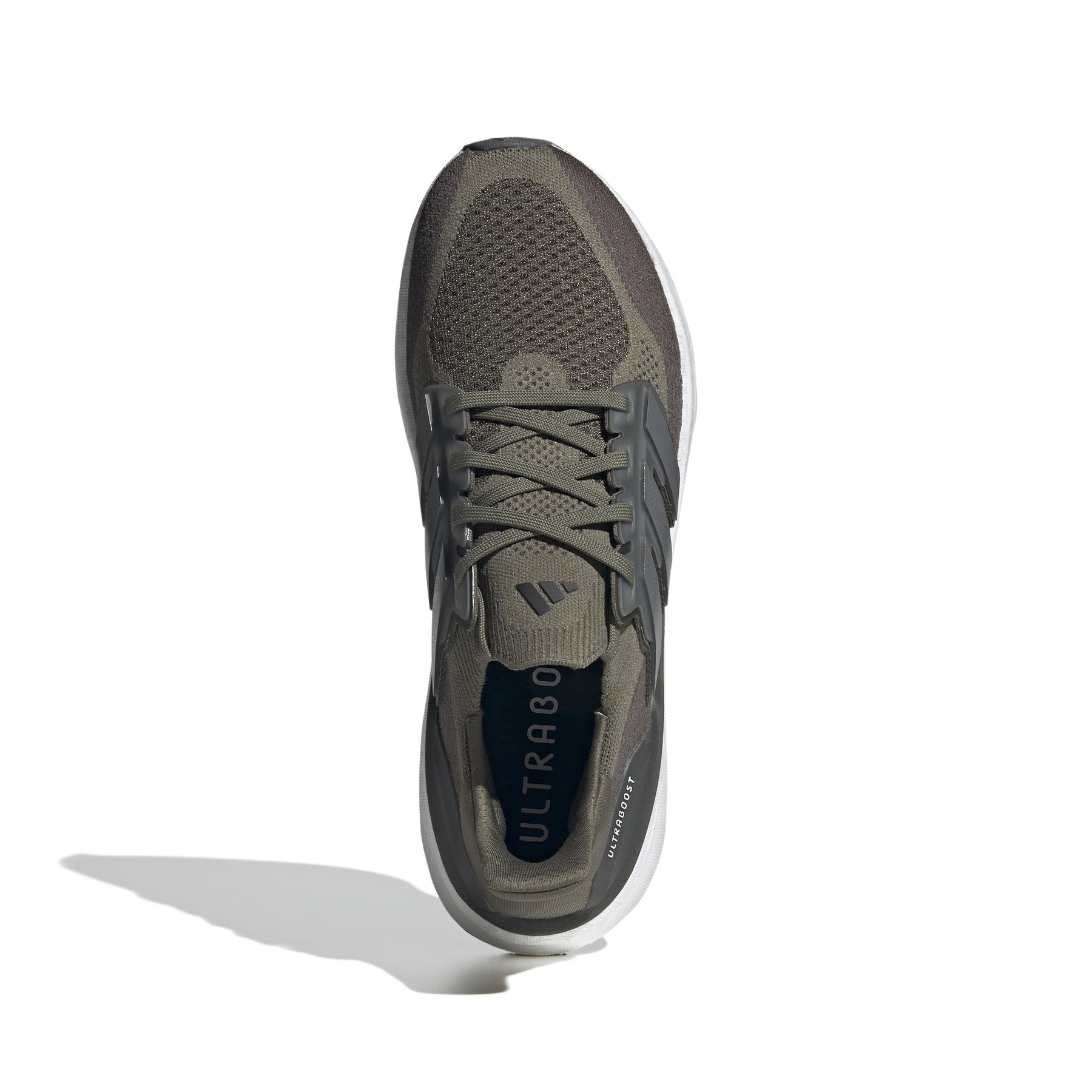 a/d/adidas_id8815_3_footwear_photography_top_portrait_view_white.jpg