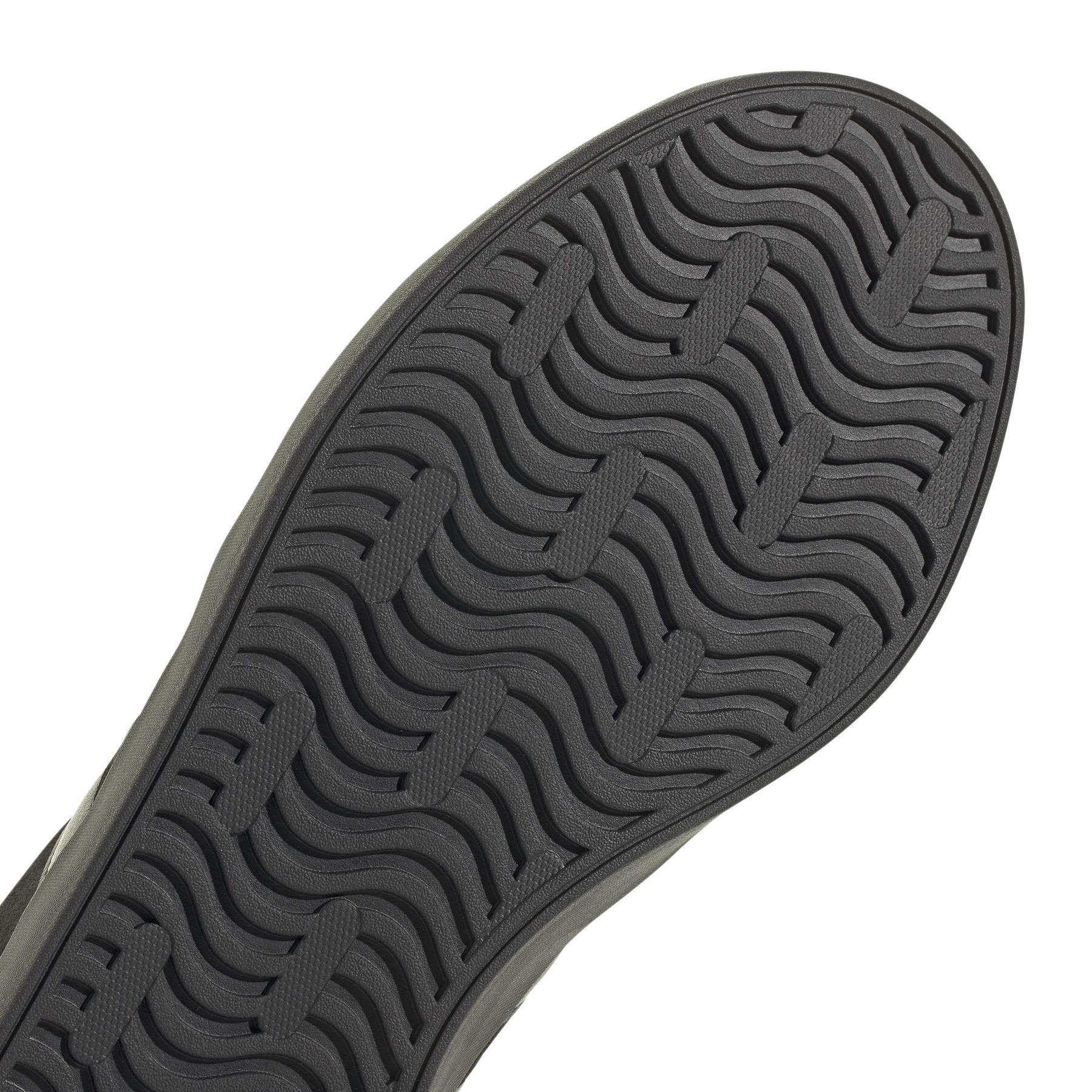 a/d/adidas_id9184_8_footwear_photography_detail_view_1_white.jpg