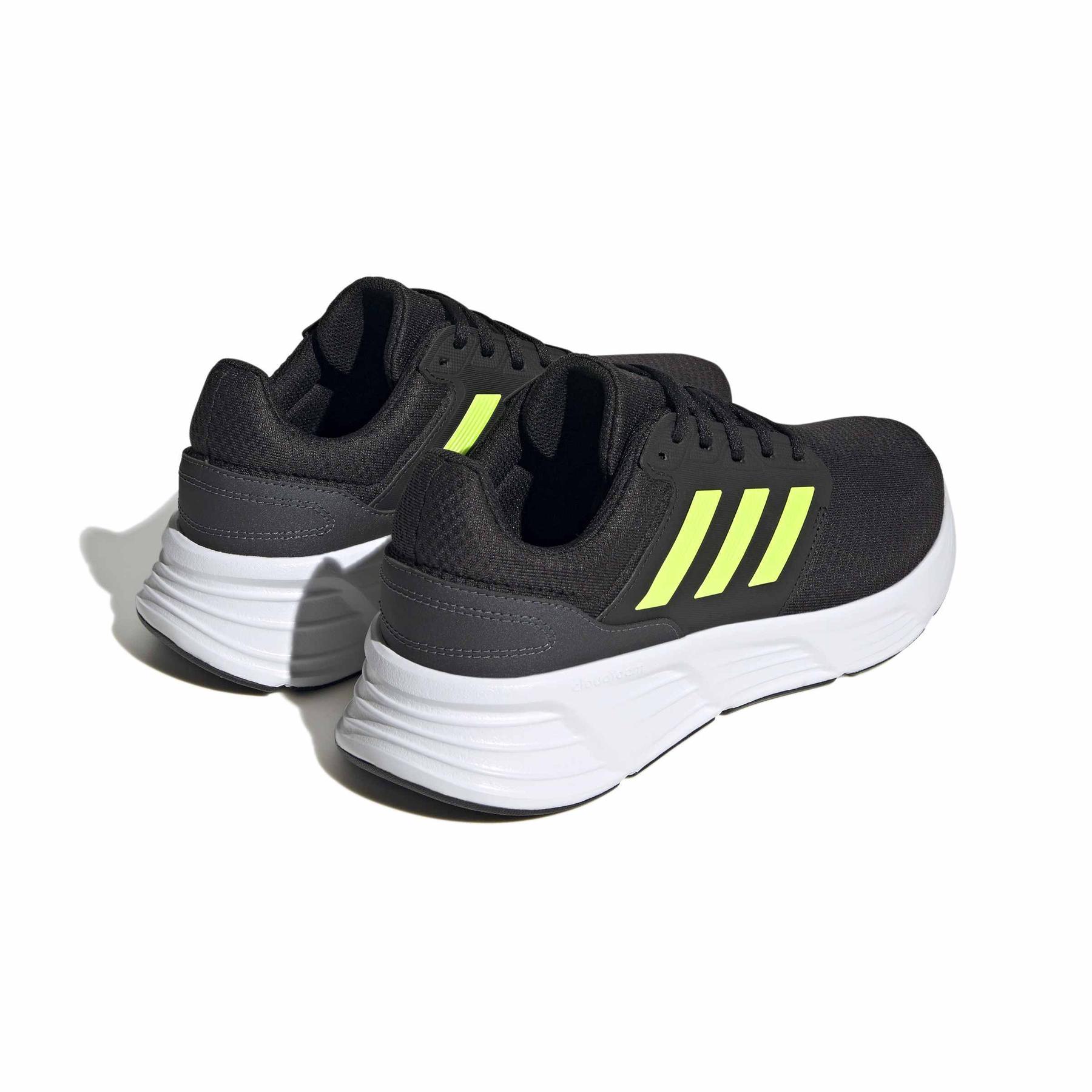 product/a/d/adidas_ie1974_7_footwear_photography_back_lateral_top_view_white-nw091625.jpg