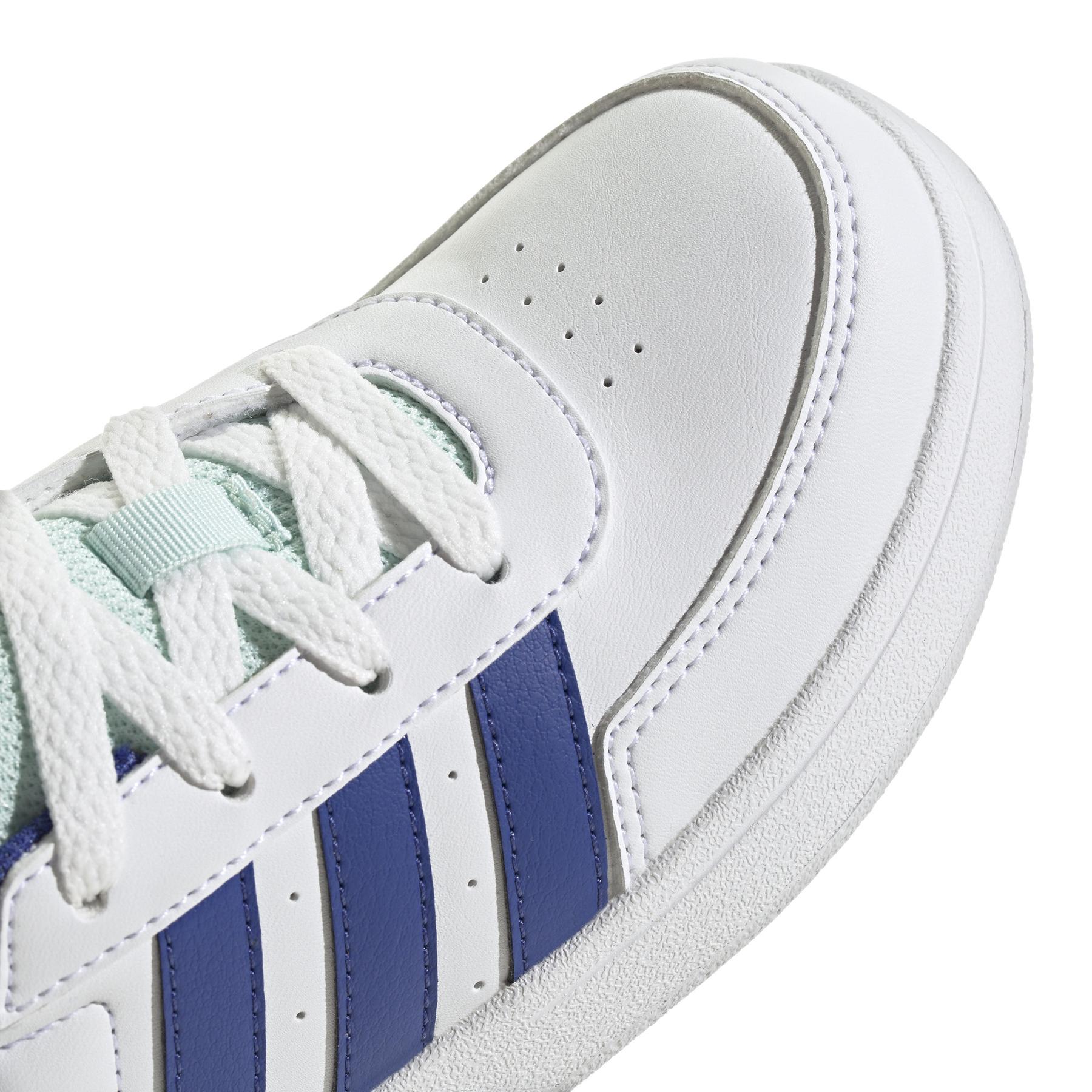 product/a/d/adidas_ie3788_9_footwear_photography_detail_view_2_white.jpg