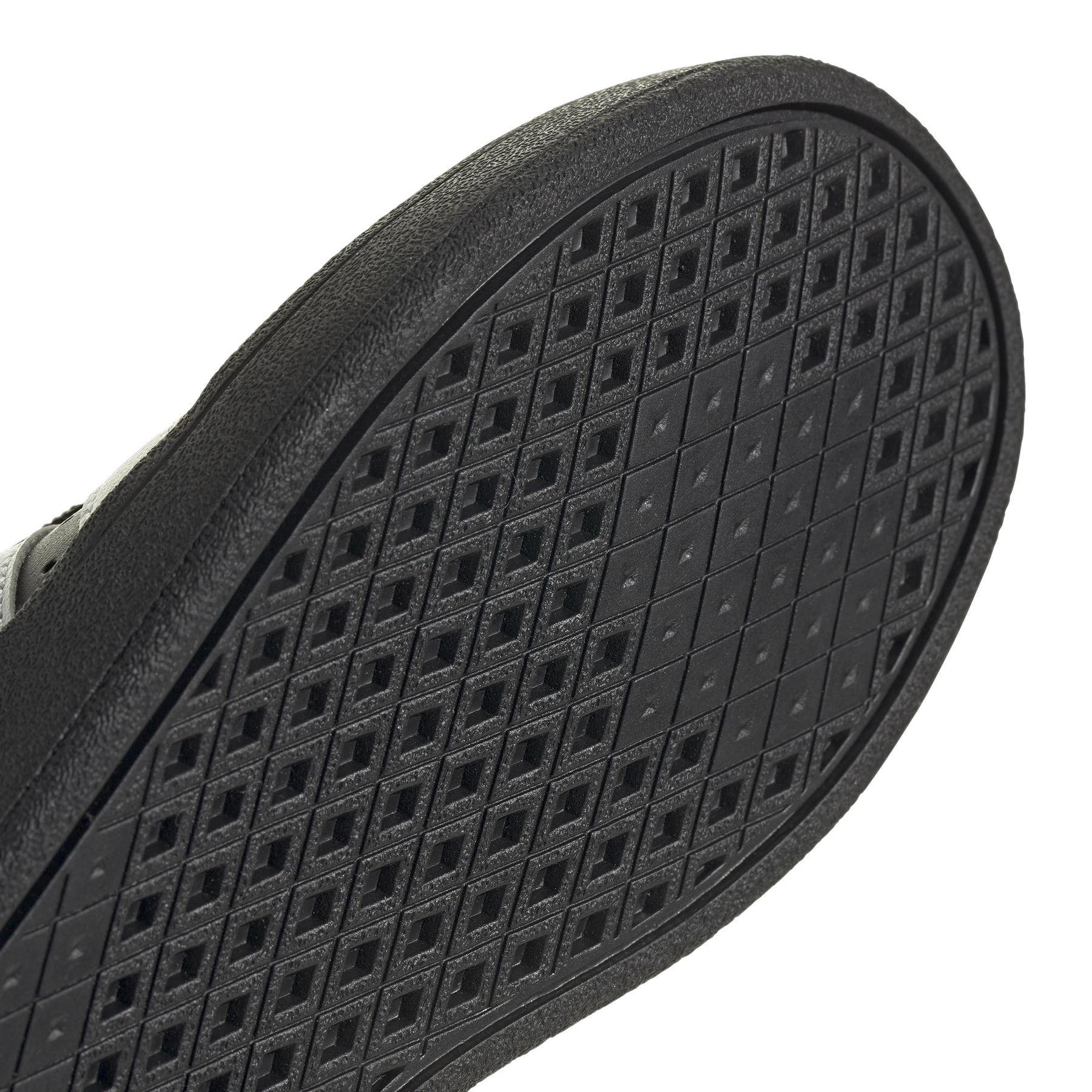 product/a/d/adidas_ie3793_9_footwear_photography_detail_view_2_white.jpg