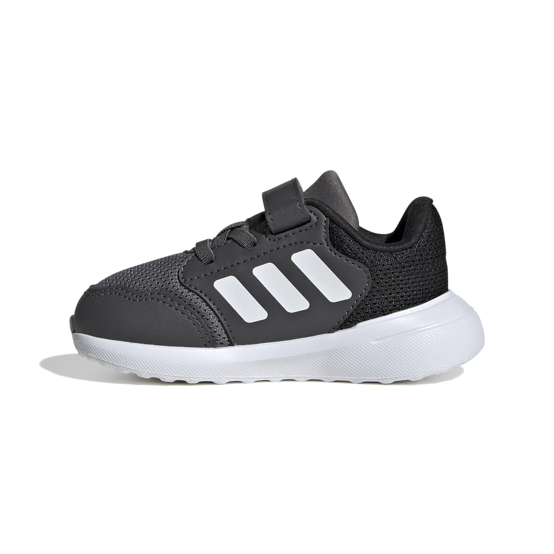 product/a/d/adidas_ie6013_5_footwear_photography_side_medial_center_view_white.jpg