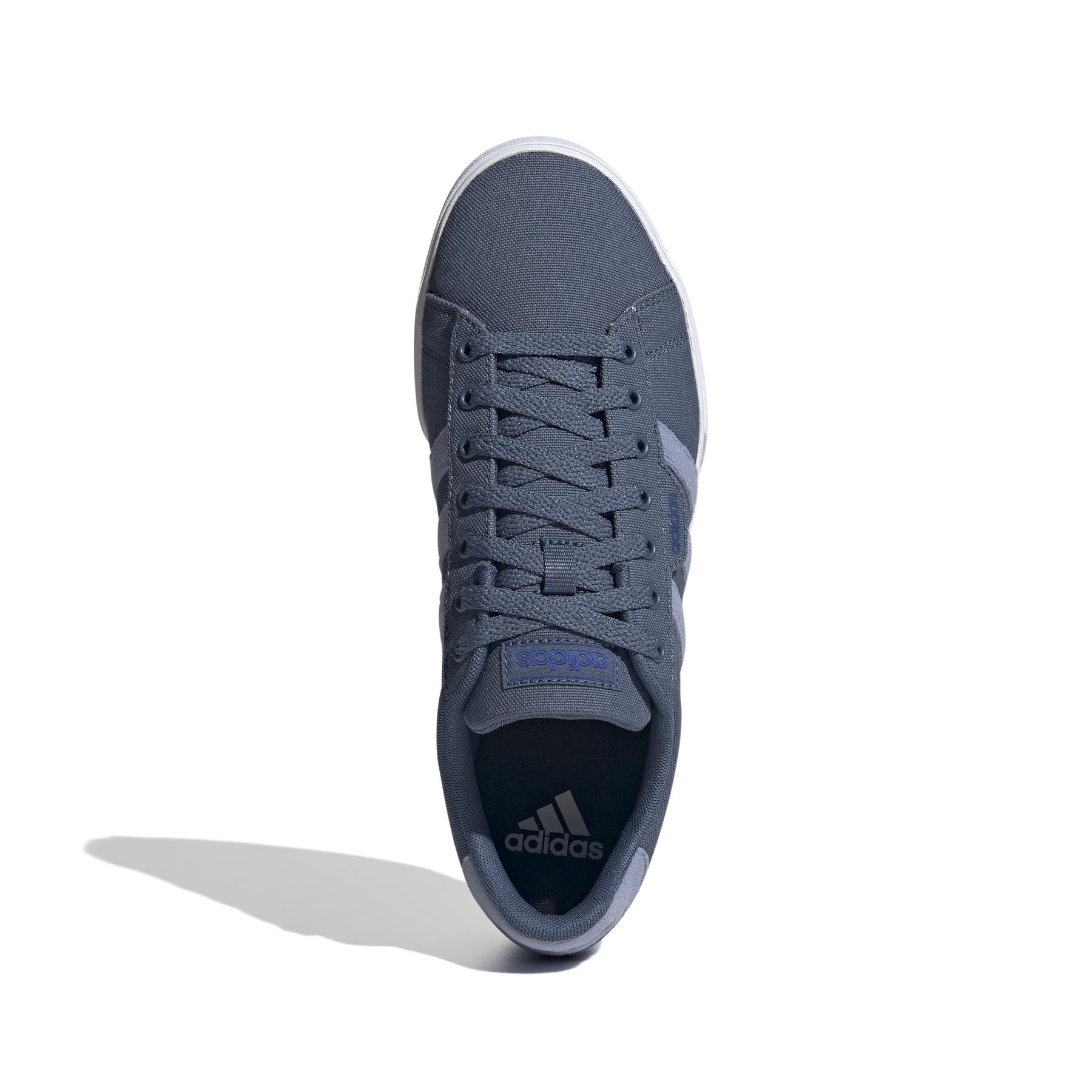 product/a/d/adidas_ie7840_3_footwear_photography_top_portrait_view_white.jpg