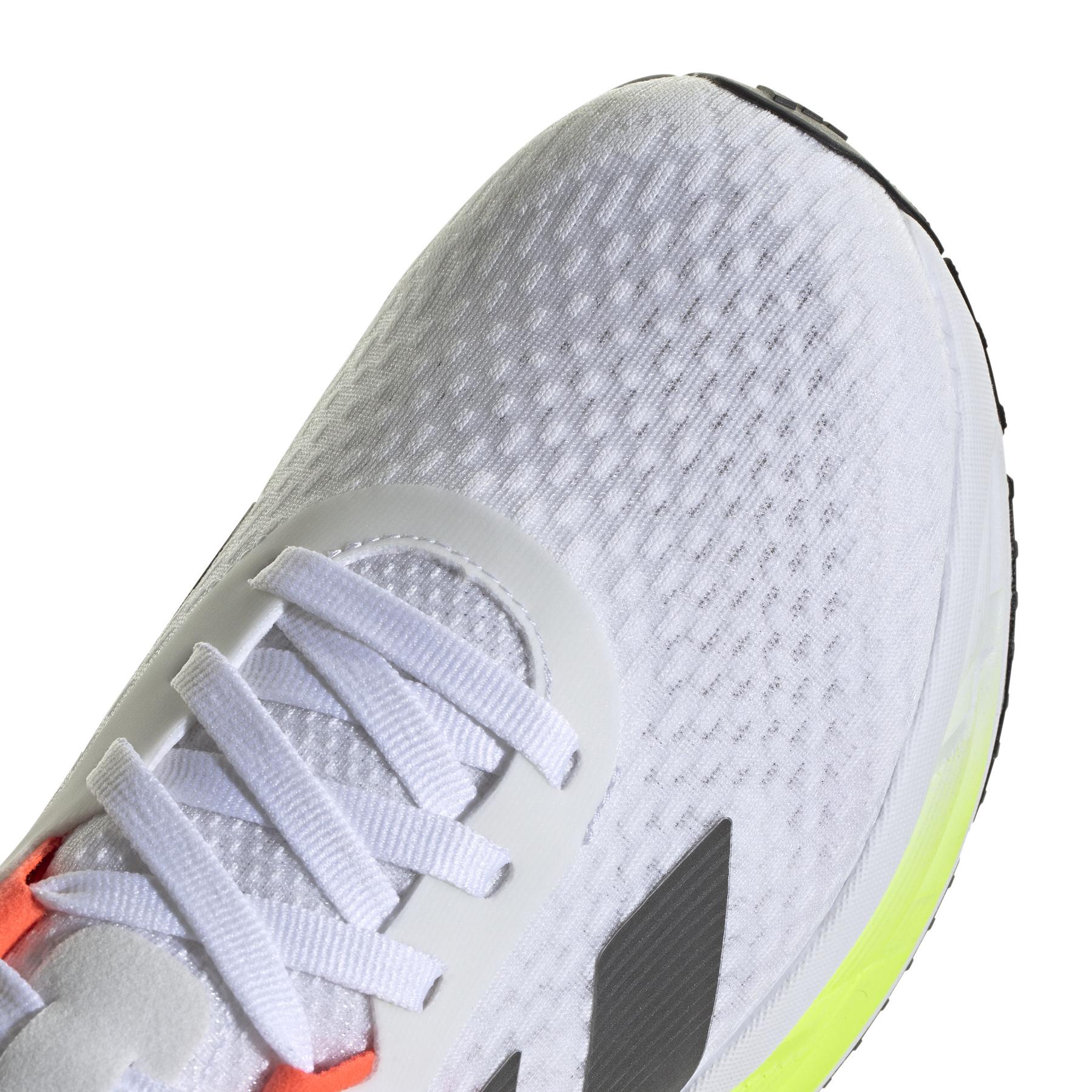 product/a/d/adidas_ie8222_8_footwear_photography_detail_view_1_white.jpg