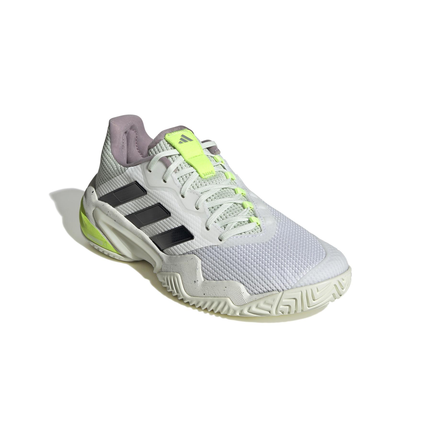 product/a/d/adidas_if0409_6_footwear_photography_front_lateral_top_view_white.jpg