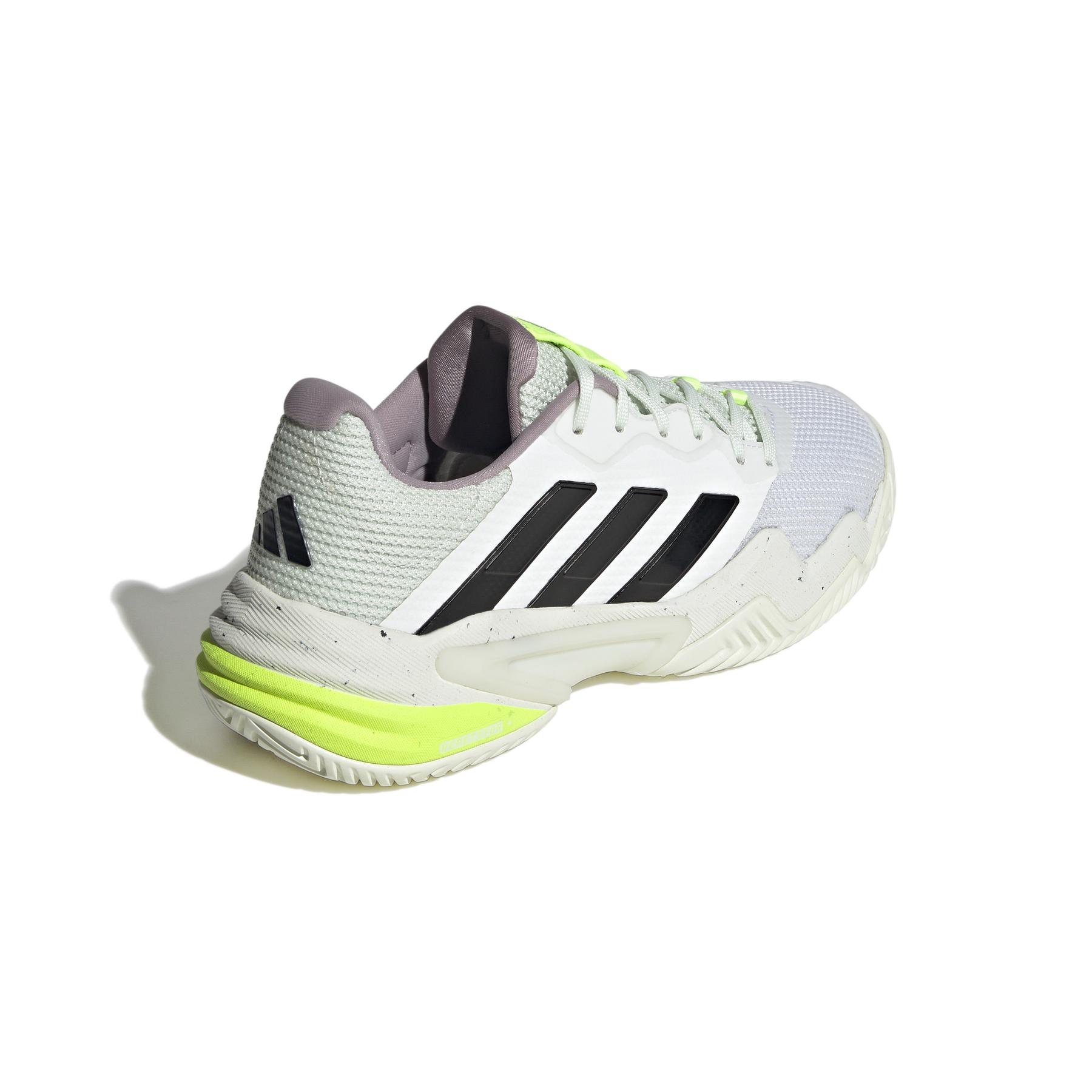 product/a/d/adidas_if0409_7_footwear_photography_back_lateral_top_view_white.jpg