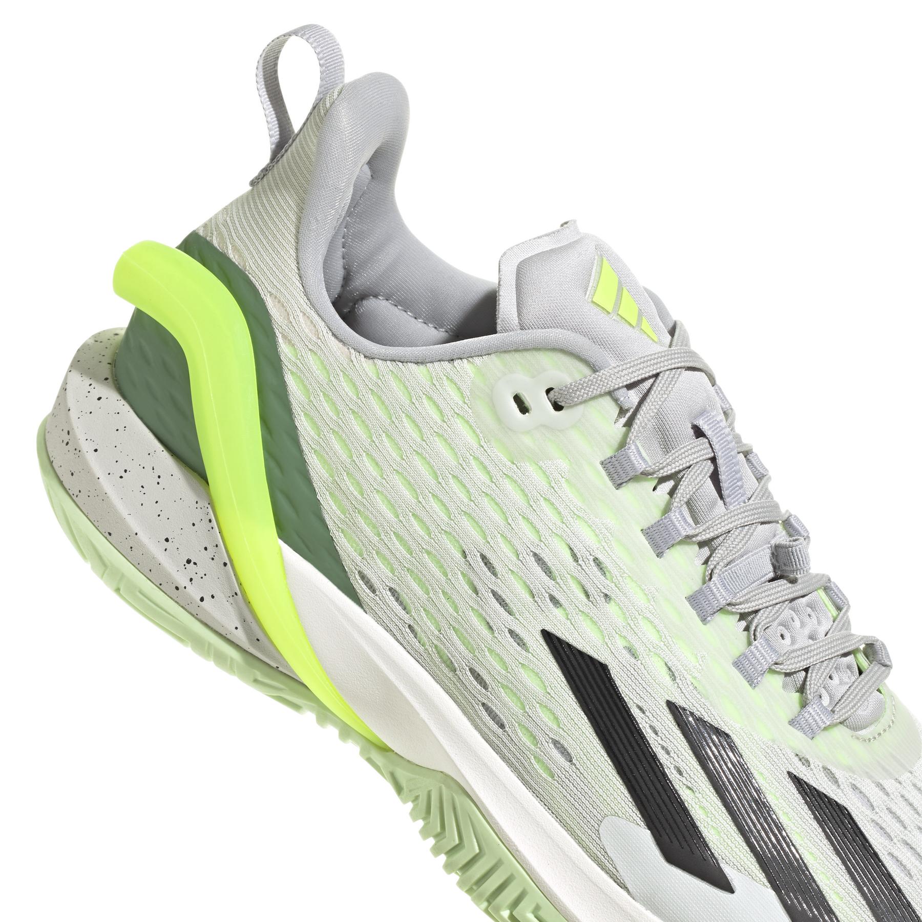 a/d/adidas_if0435_8_footwear_photography_detail_view_1_white-nw040824x.jpg