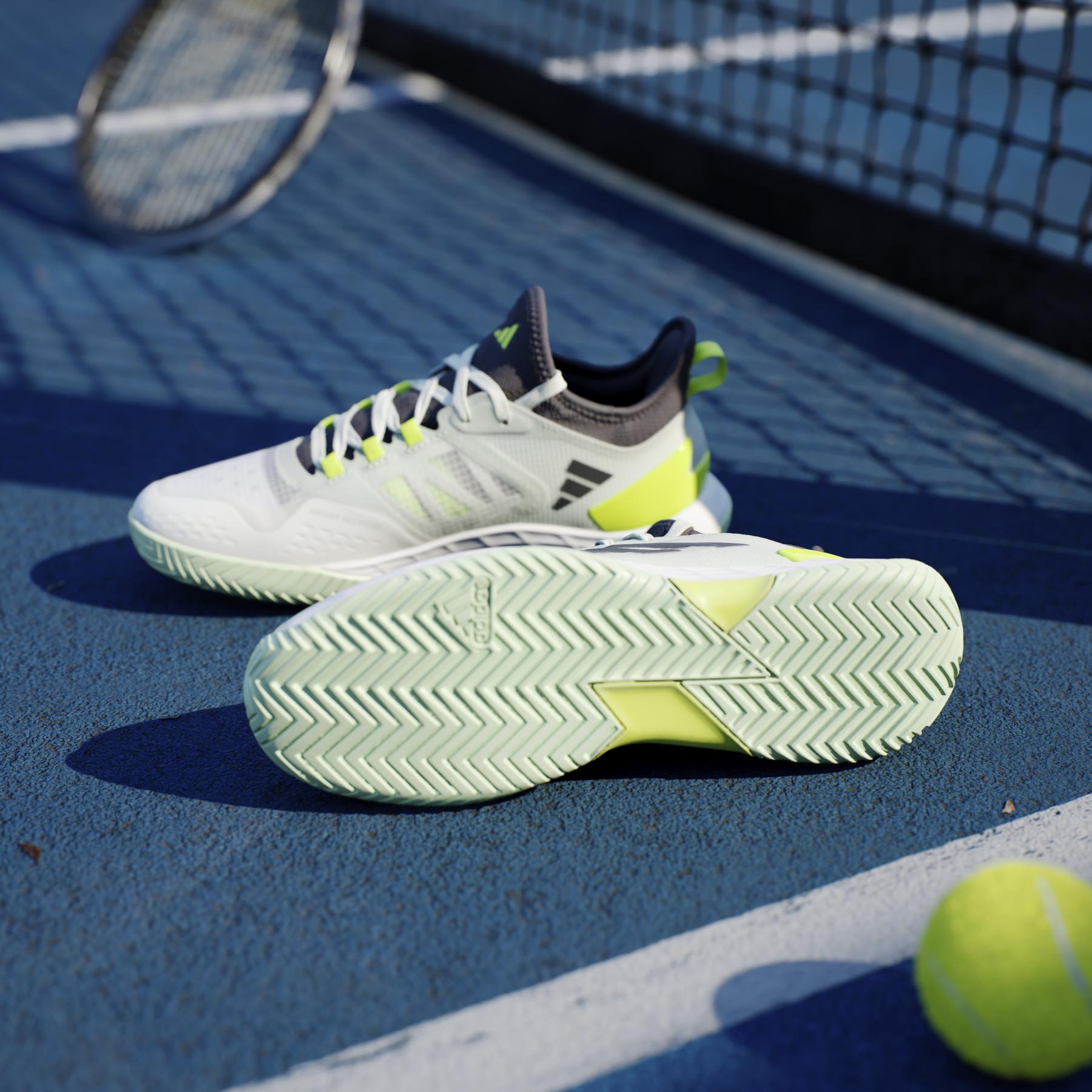 a/d/adidas_if0444_19_footwear_photography_heromrktng_view_4-nw040824x.jpg