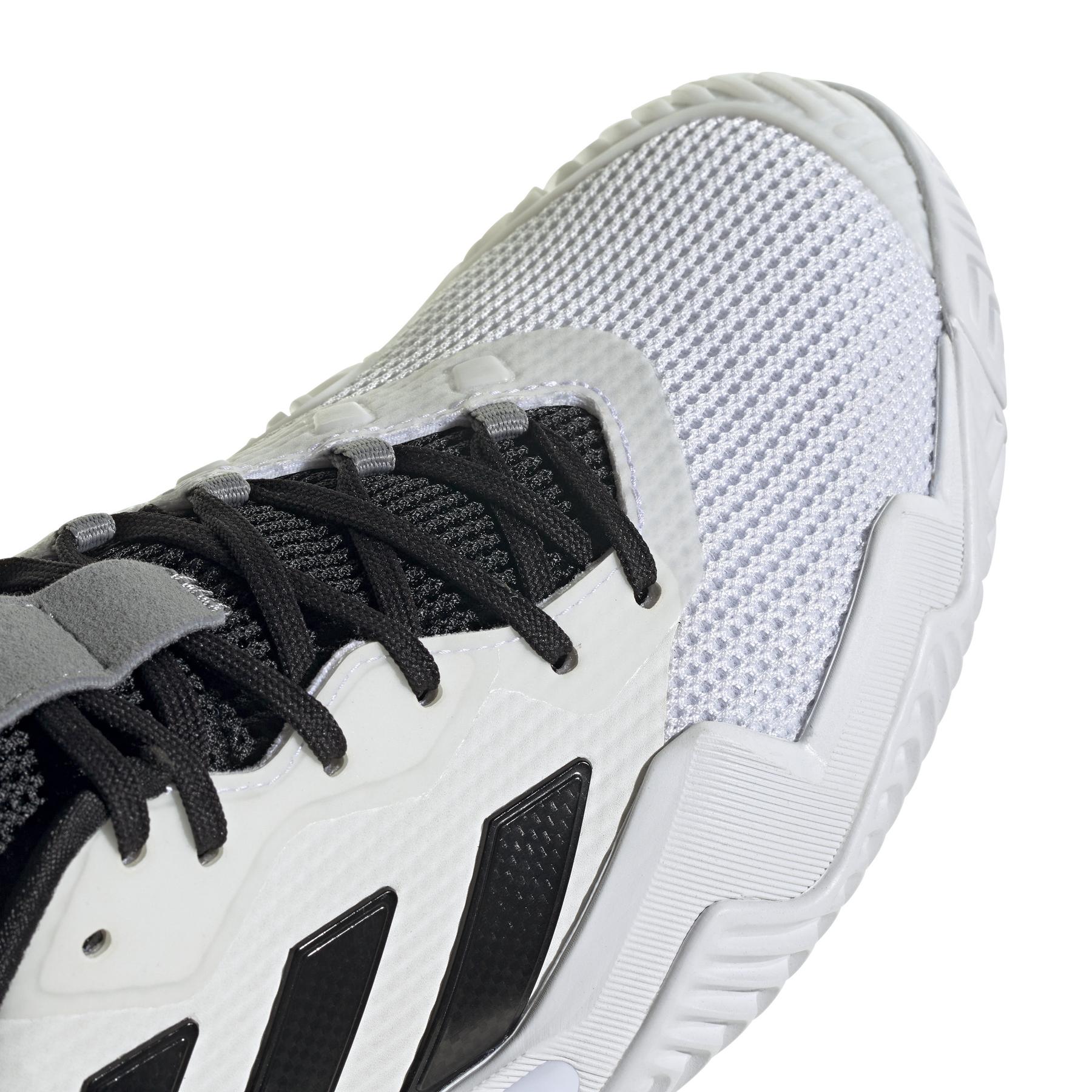 product/a/d/adidas_if0465_8_footwear_photography_detail_view_1_whiterep2.jpg