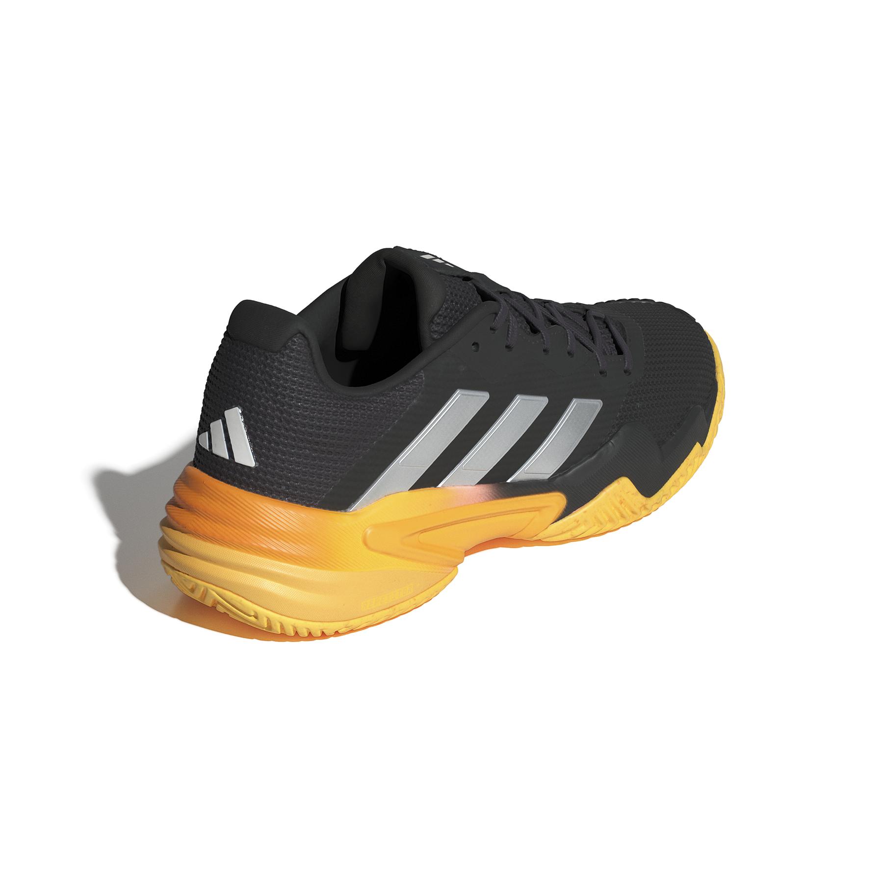 a/d/adidas_if0467_7_footwear_photography_back_lateral_top_view_white-nw0324.jpg