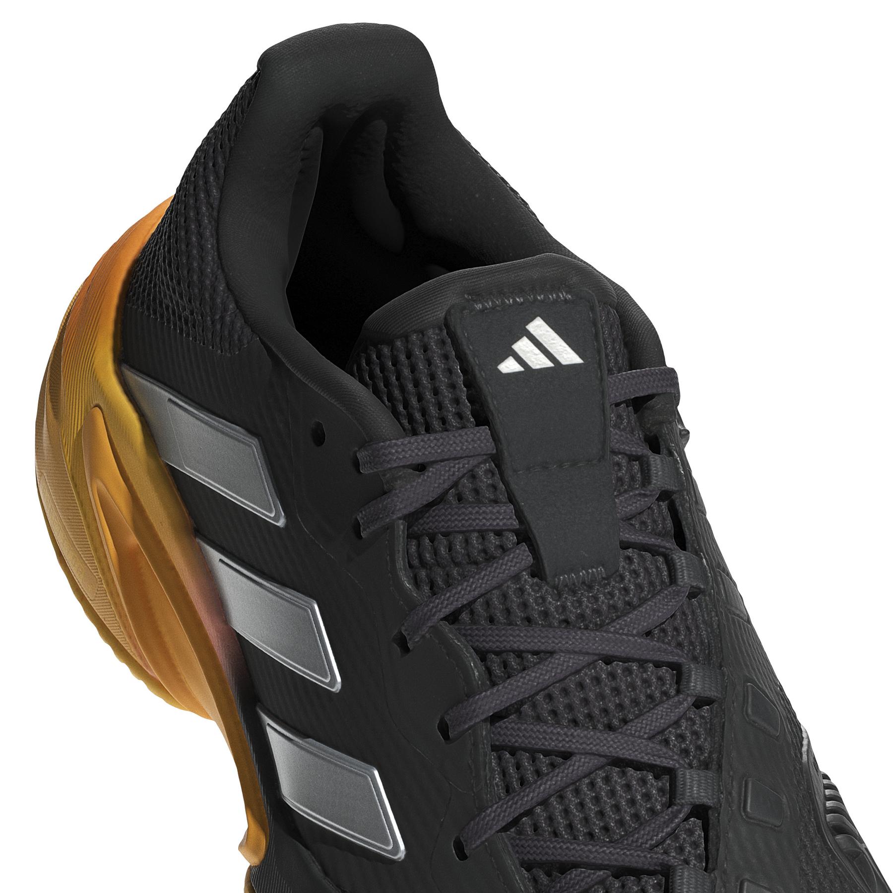 a/d/adidas_if0467_8_footwear_photography_detail_view_1_white-nw0324.jpg