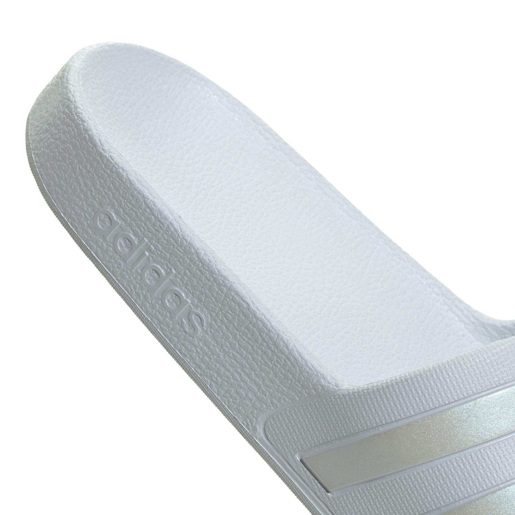 product/a/d/adidas_if0894_9_footwear_photography_detail_view_2_white.jpg