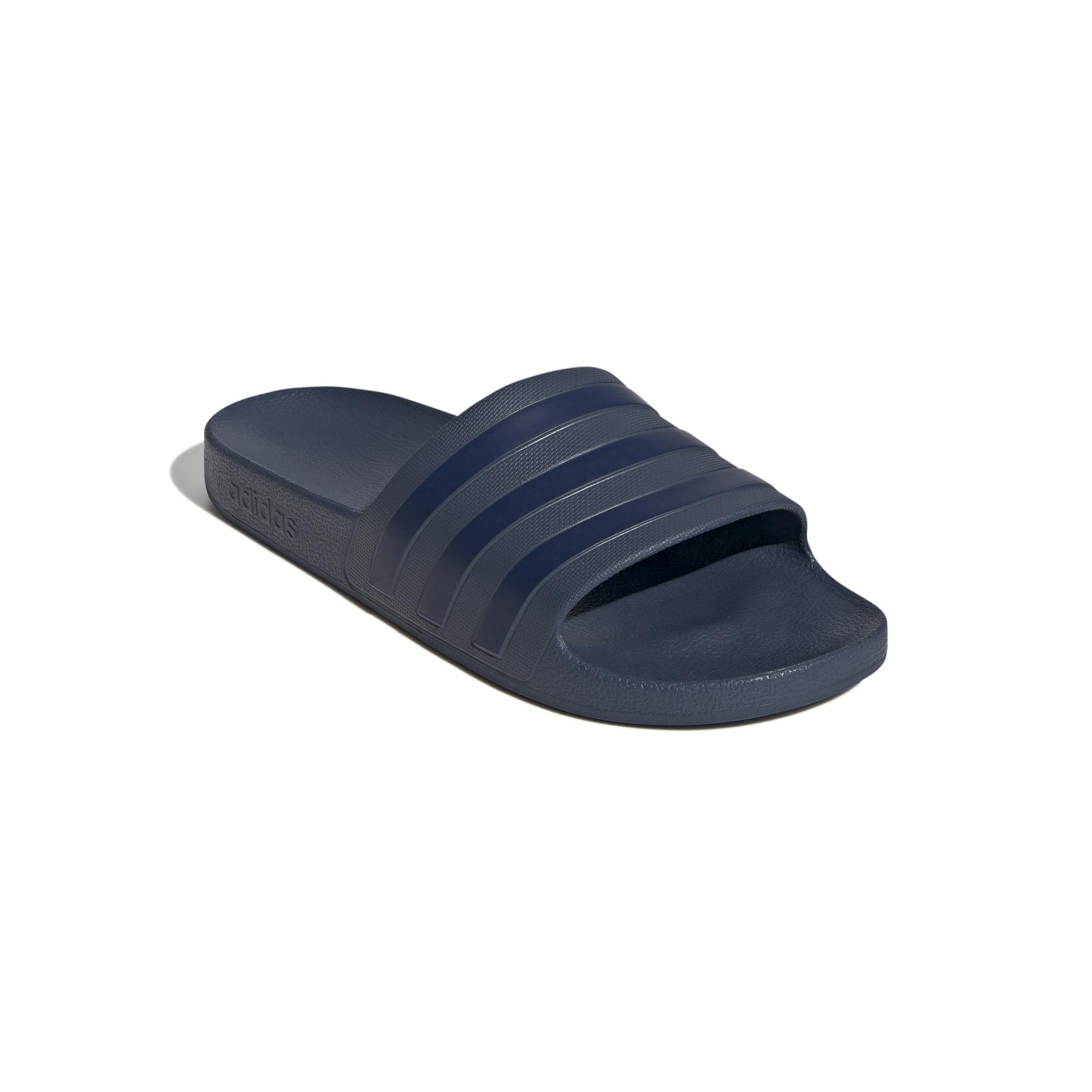 product/a/d/adidas_if0895_6_footwear_photography_front_lateral_top_view_white.jpg