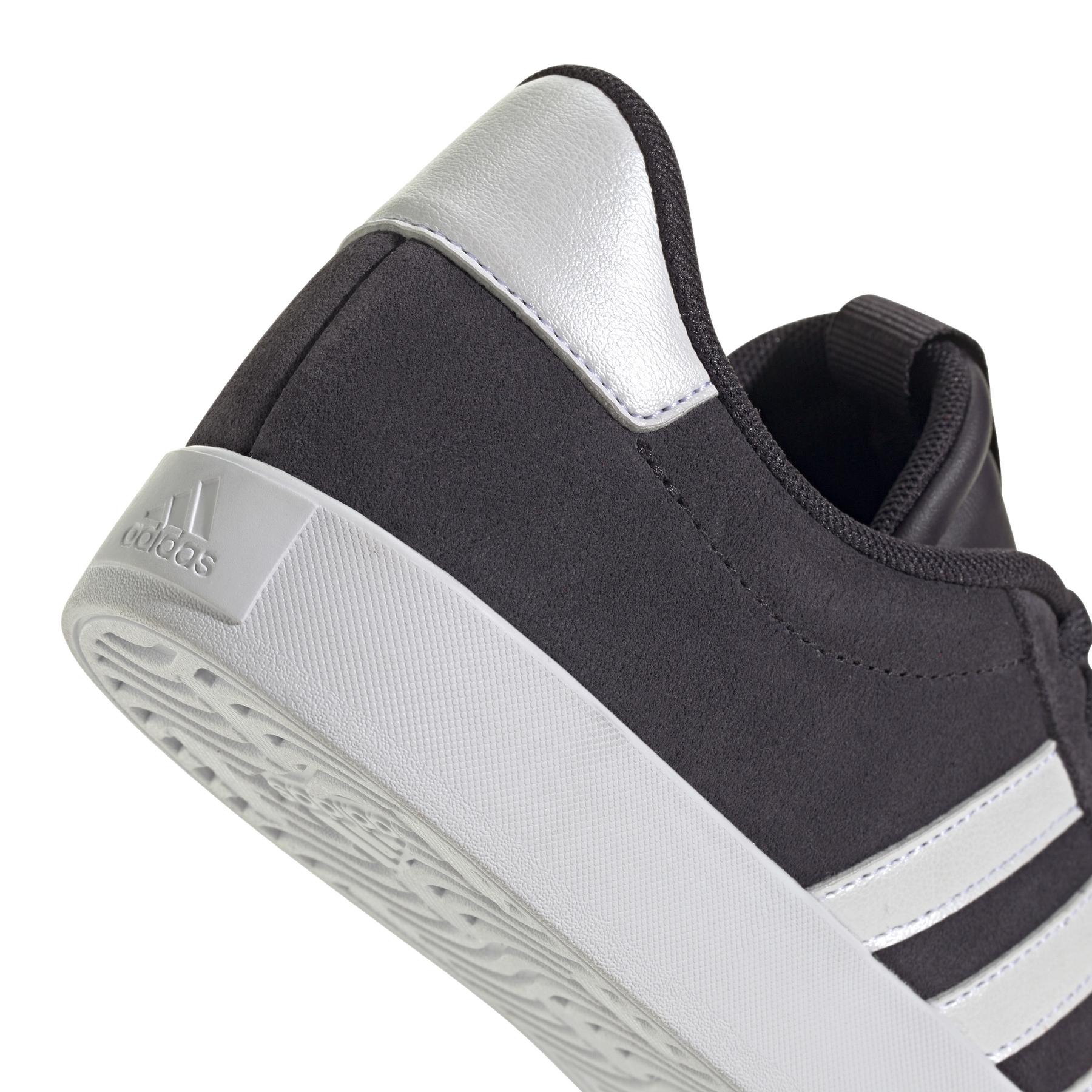 a/d/adidas_if4471_9_footwear_photography_detail_view_2_white-nw110824.jpg