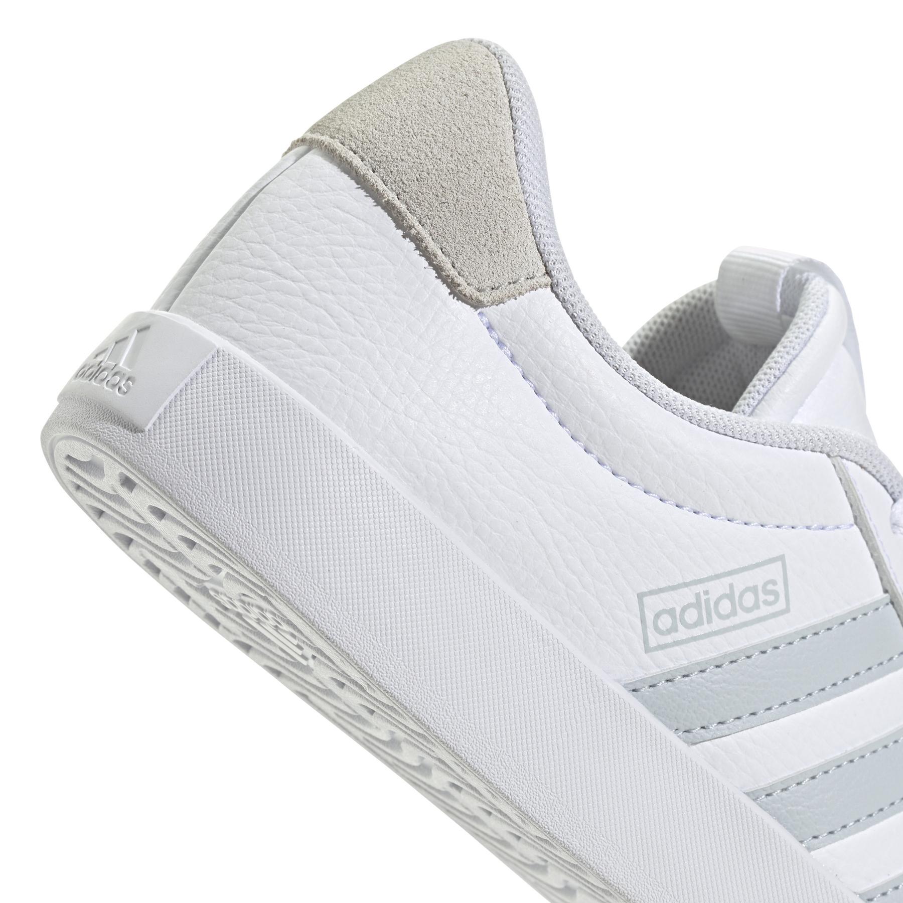 a/d/adidas_if4475_8_footwear_photography_detail_view_1_white.jpg